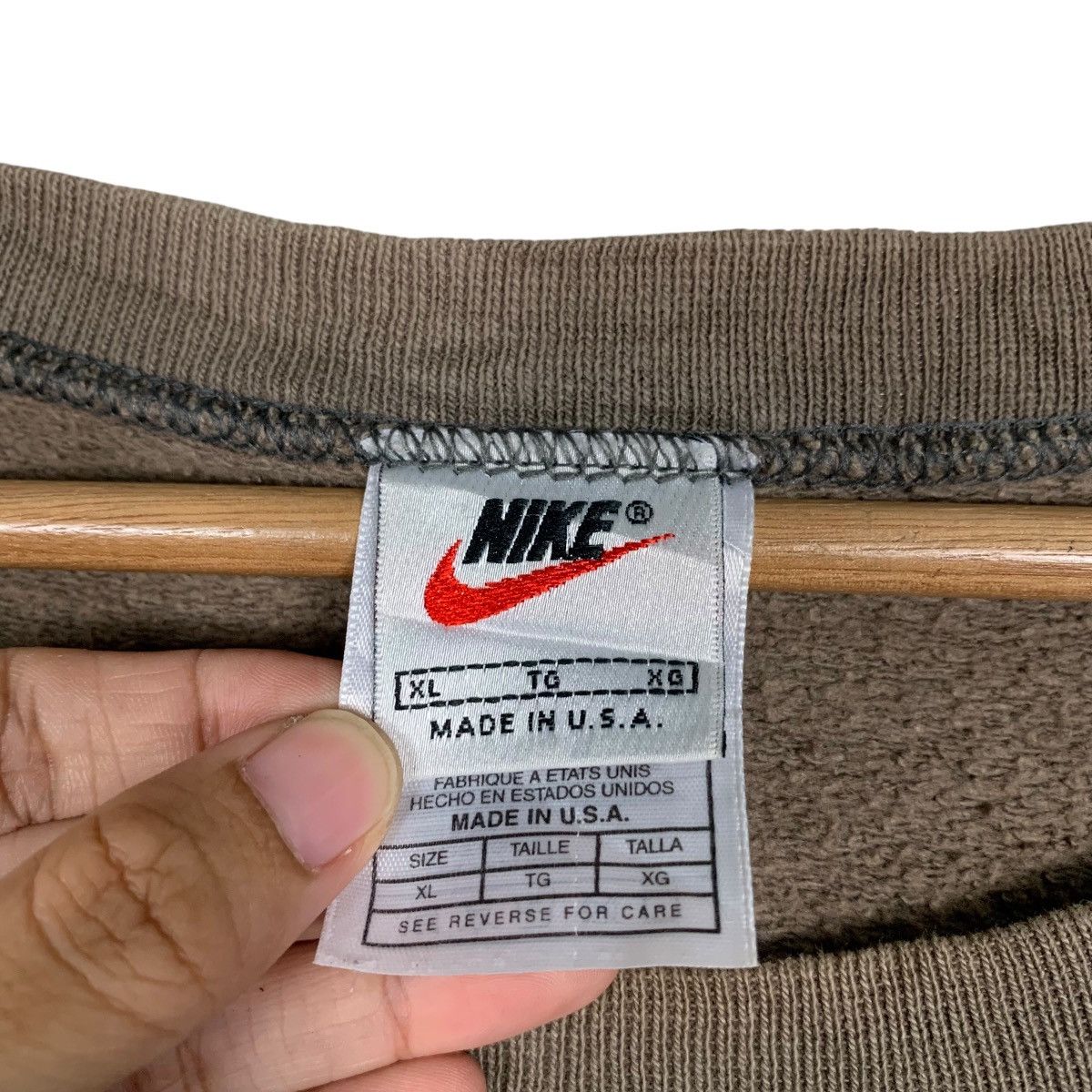 Nike NIKE Silver Tag Small Swoosh Logo Brown Sweatshirt #1517-C68 Size US XL / EU 56 / 4 - 9 Thumbnail