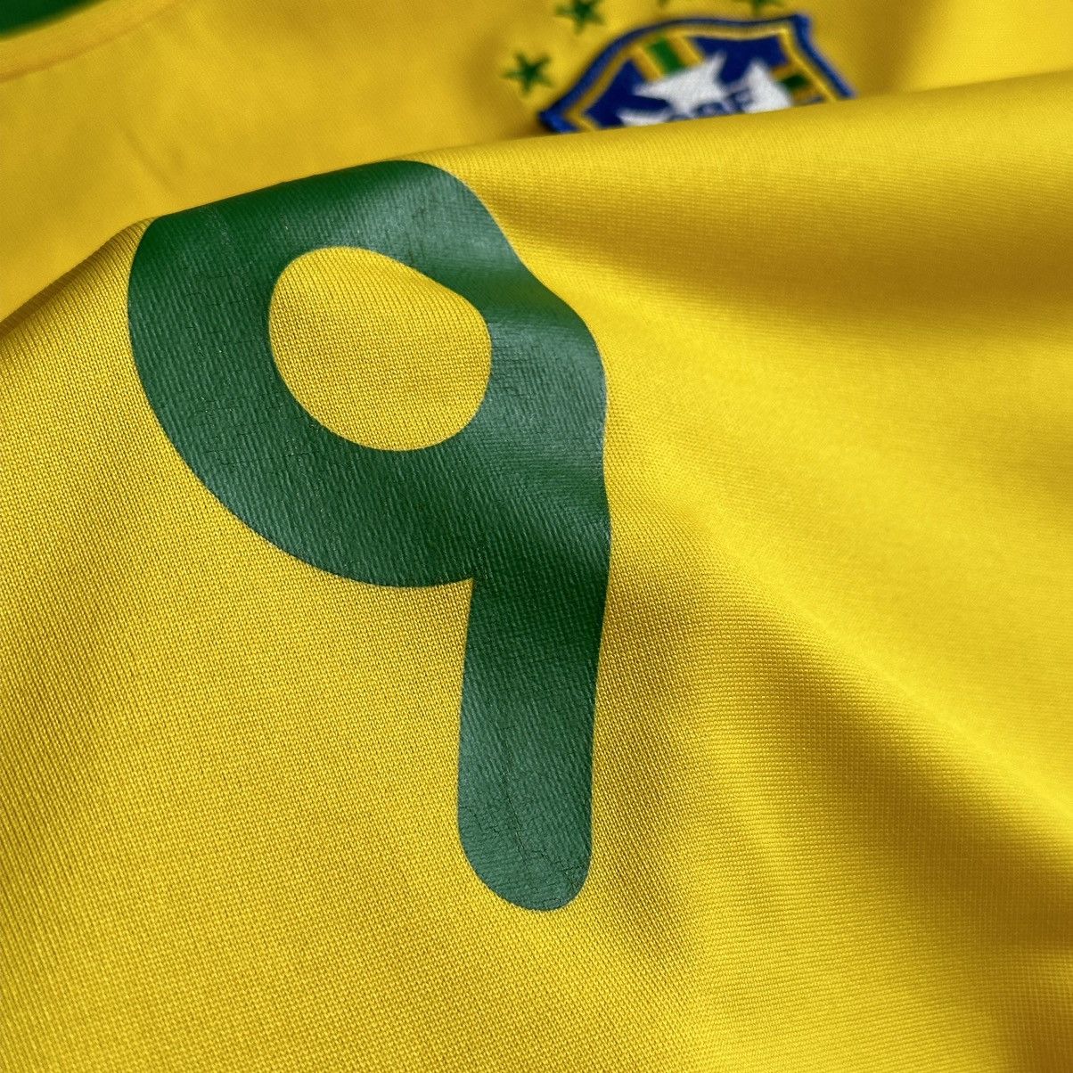 Nike Nike Brazil 00s Home Football Shirt Soccer Jersey #9 Ronaldo Size US M / EU 48-50 / 2 - 5 Thumbnail