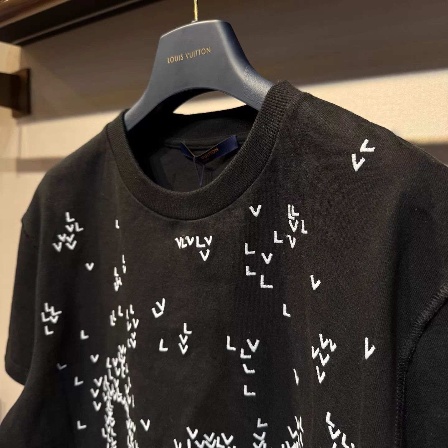 Louis Vuitton Louis Vuitton Black Galaxy Monogram SS Tee S New Size US S / EU 44-46 / 1 - 4 Thumbnail