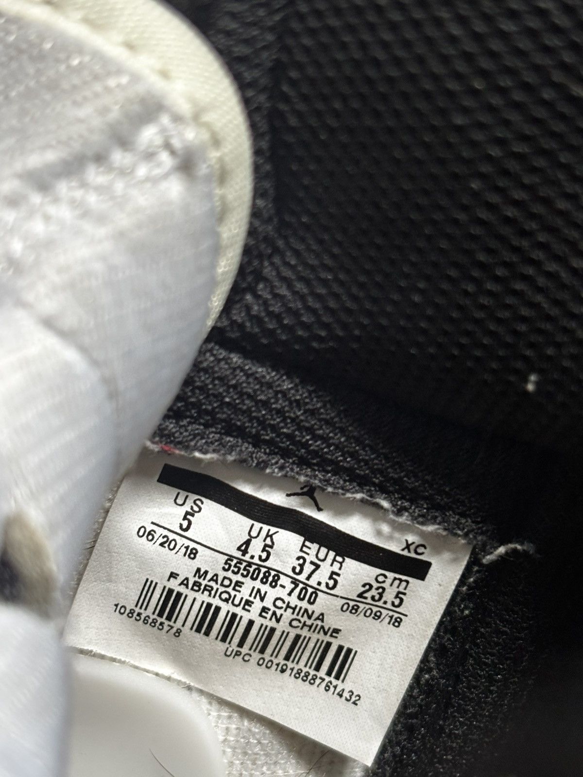 Nike Air Jordan 1 Retro High Rookie Of The Year Size US 5 / EU 37 - 9 Thumbnail