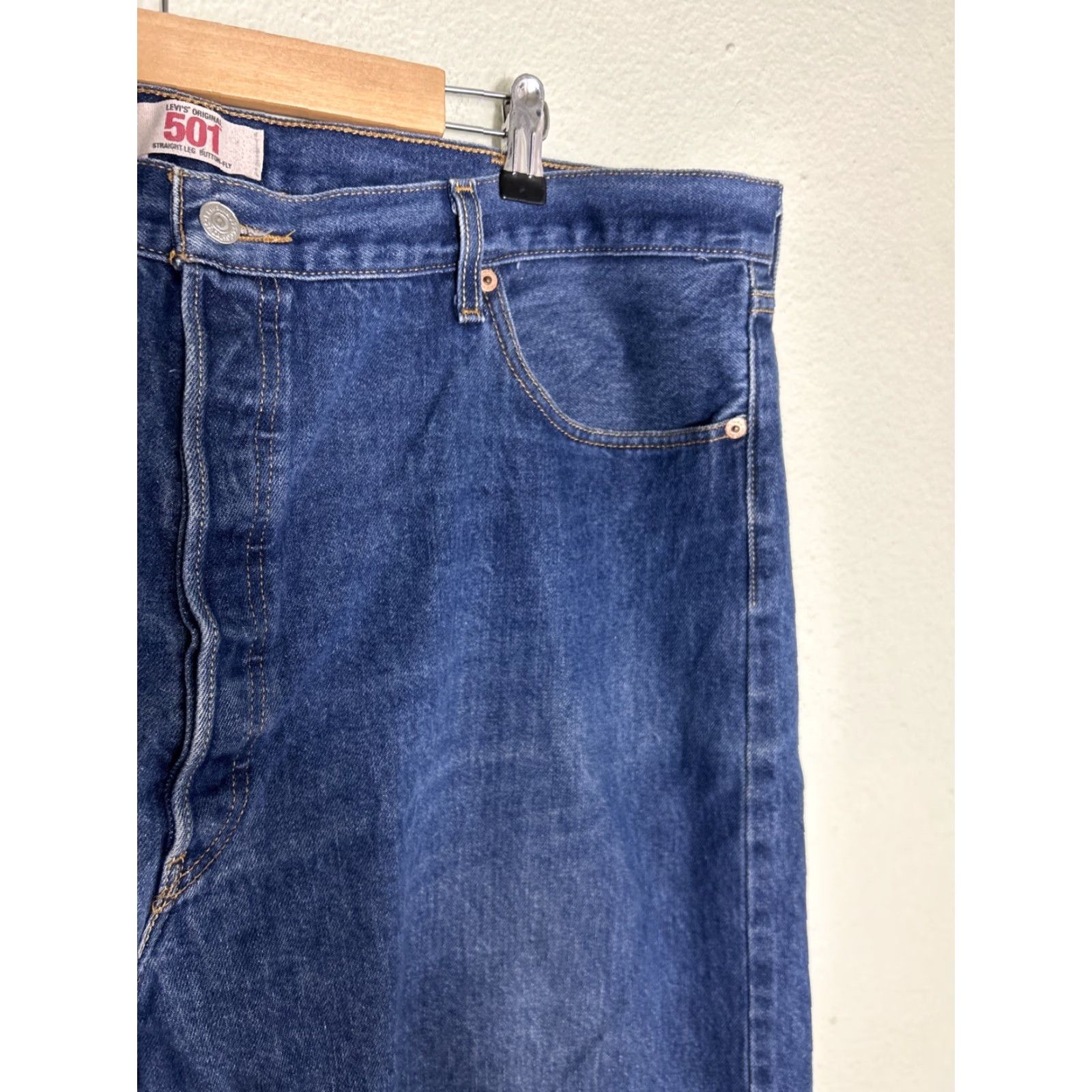 Levi's VINTAGE Levi’s 501 Jeans Men 42x30 Medium Wash Button Fly Blue Straight Mens Size US 42 / EU 58 - 5 Thumbnail