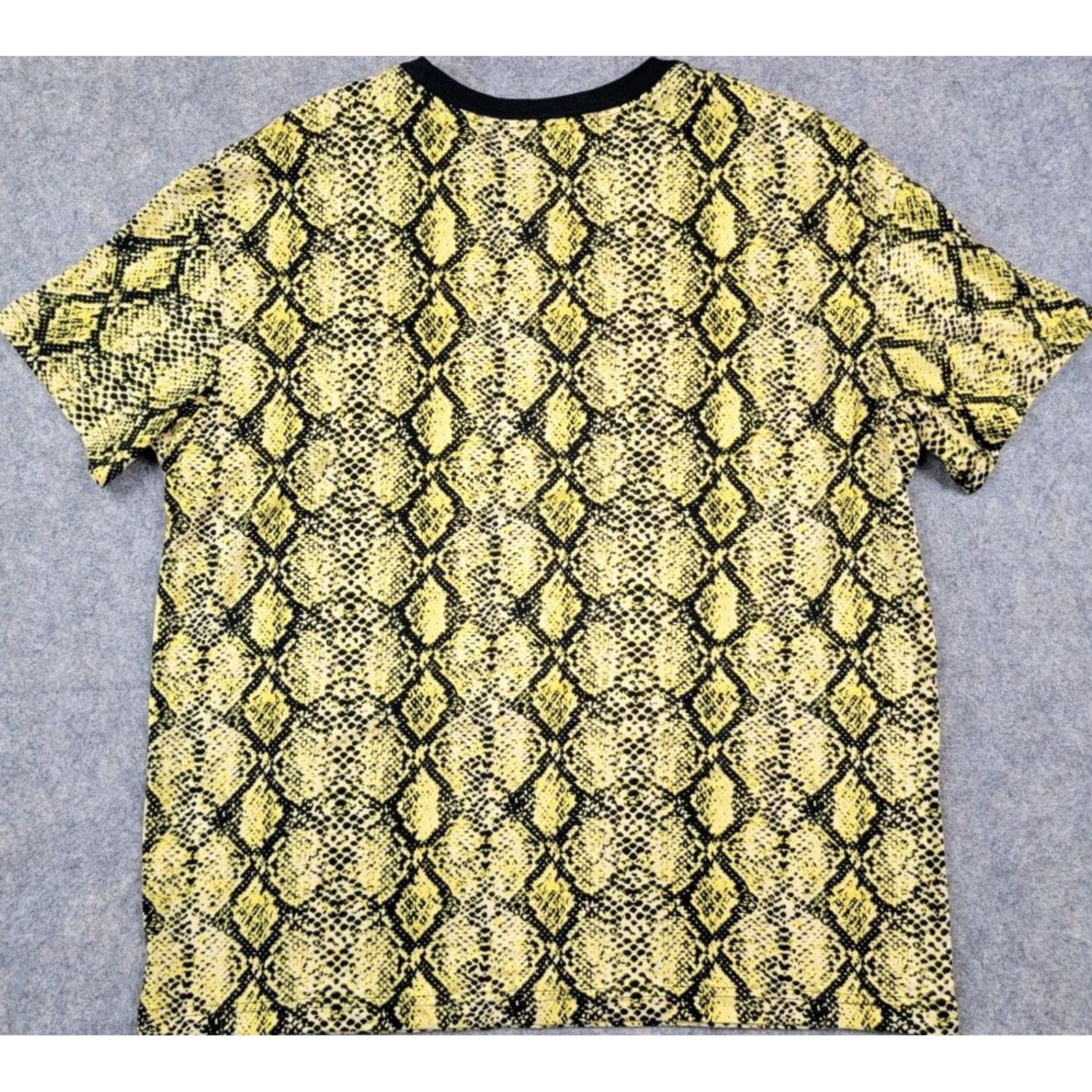 Nike Nike Shirt Womens Large Loose Fit Yellow Black Snake Print Tee Air Fly Logo NWT Size L / US 10 / IT 46 - 4 Thumbnail