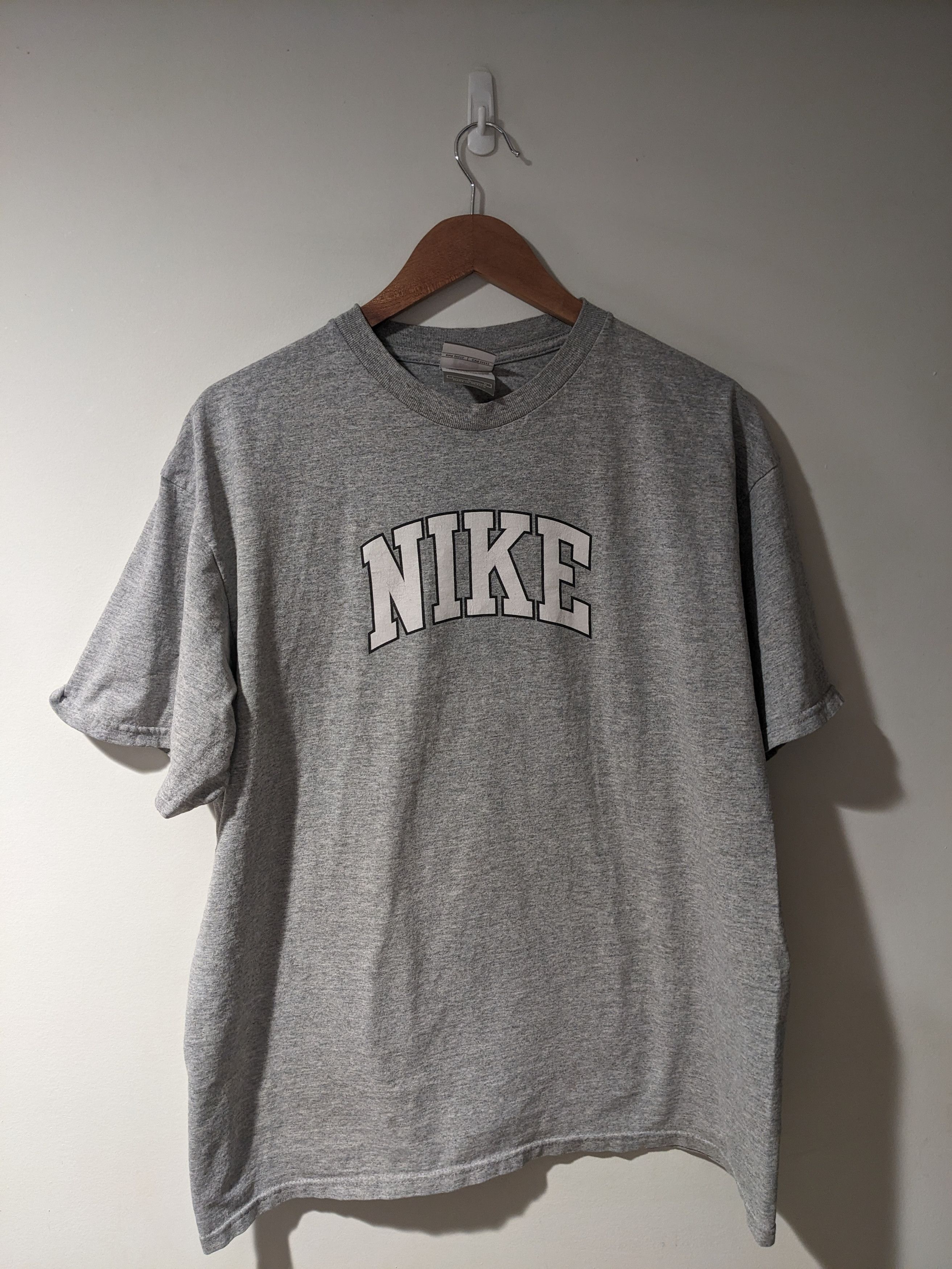 Nike × Vintage Vintage Y2K Nike Spell Out Logo Gray Large T-Shirt Size US L / EU 52-54 / 3 - 1 Thumbnail