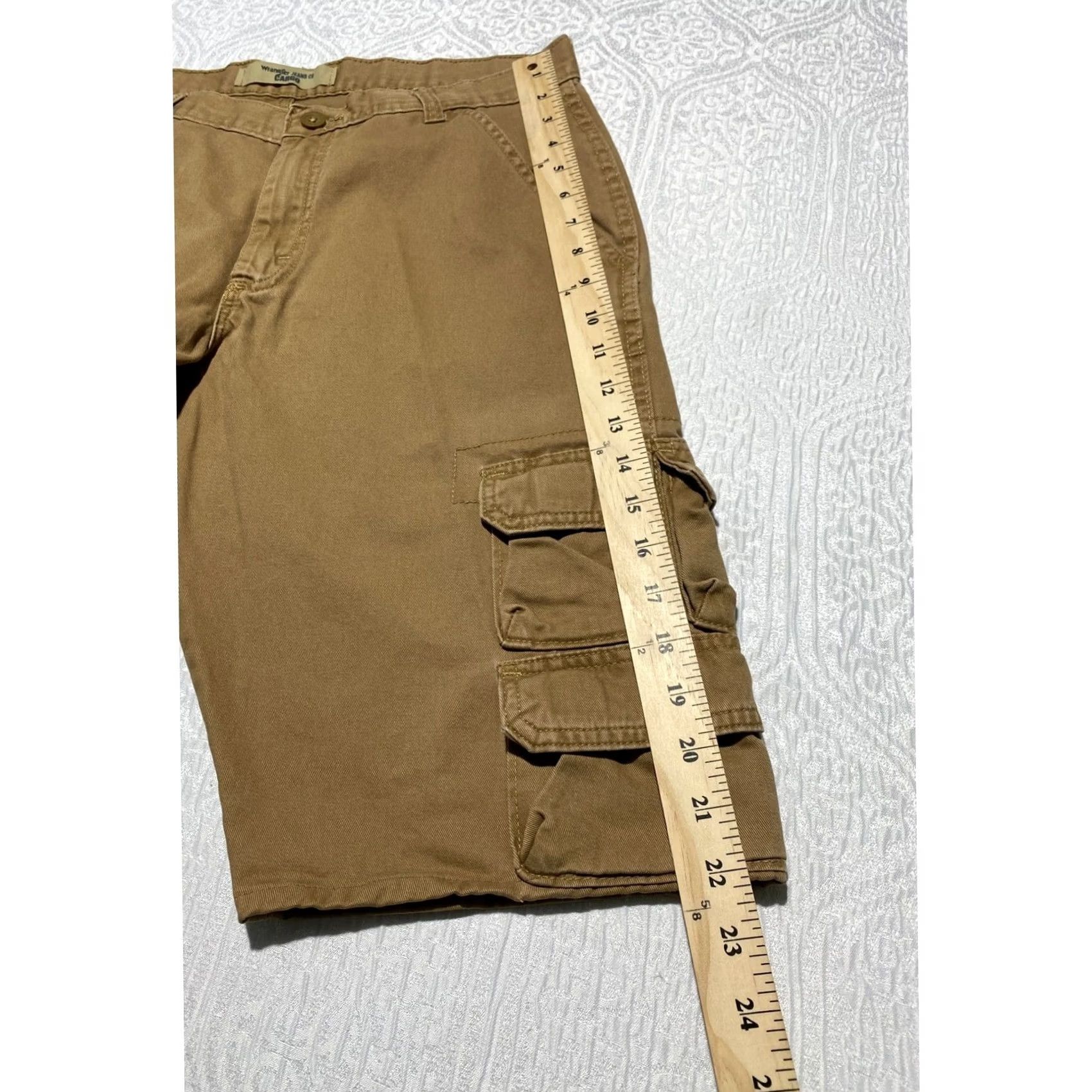 Wrangler Wrangler Cargo Shorts Mens Brown Cotton Twill 32 Regular 6-Pocket Utility Workwear Button Closure Tan Size US 32 / EU 48 - 7 Thumbnail