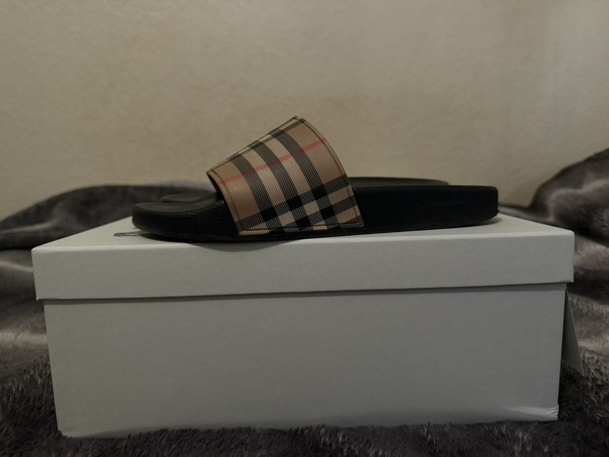 Burberry Burberry Slides Size US 7.5 / IT 37.5 - 1 Thumbnail