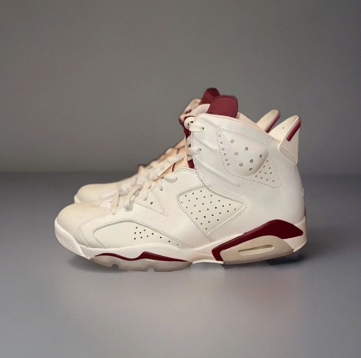 Jordan Brand Nike Air Jordan 6 Retro "Maroon" 2015 Size US 11.5 / EU 44-45 - 1 Thumbnail