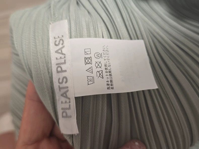 Issey Miyake Issey Miyake size:4 Light green pleated dress Size XS / US 0-2 / IT 36-38 - 2 Thumbnail