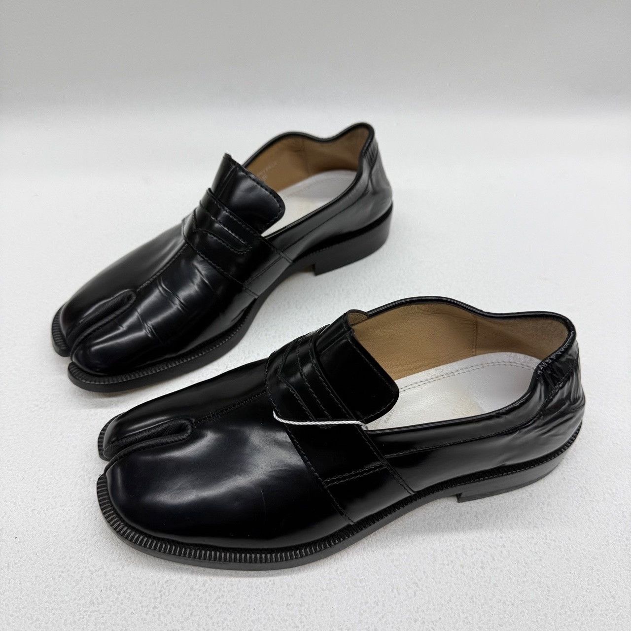 Maison Margiela Maison Margiela Black Lowtop Sneakers us_5 Women Size US 5 / IT 35 - 1 Thumbnail