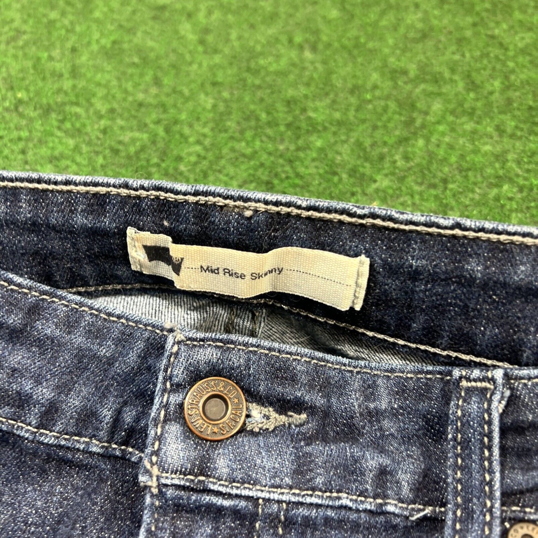 Levi's Levis Jeans Womens Blue Mid Rise Skinny Medium Wash Denim 32x30 Size 24" / US 00 / IT 34 - 6 Thumbnail