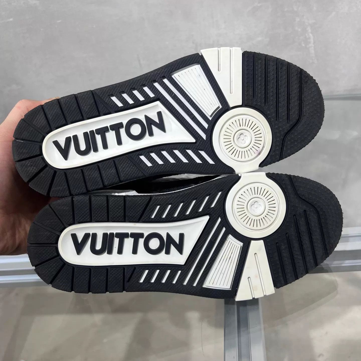 Louis Vuitton LV Trainer Black White Denim UK1.5 35.5 Size US 5 / IT 35 - 7 Thumbnail