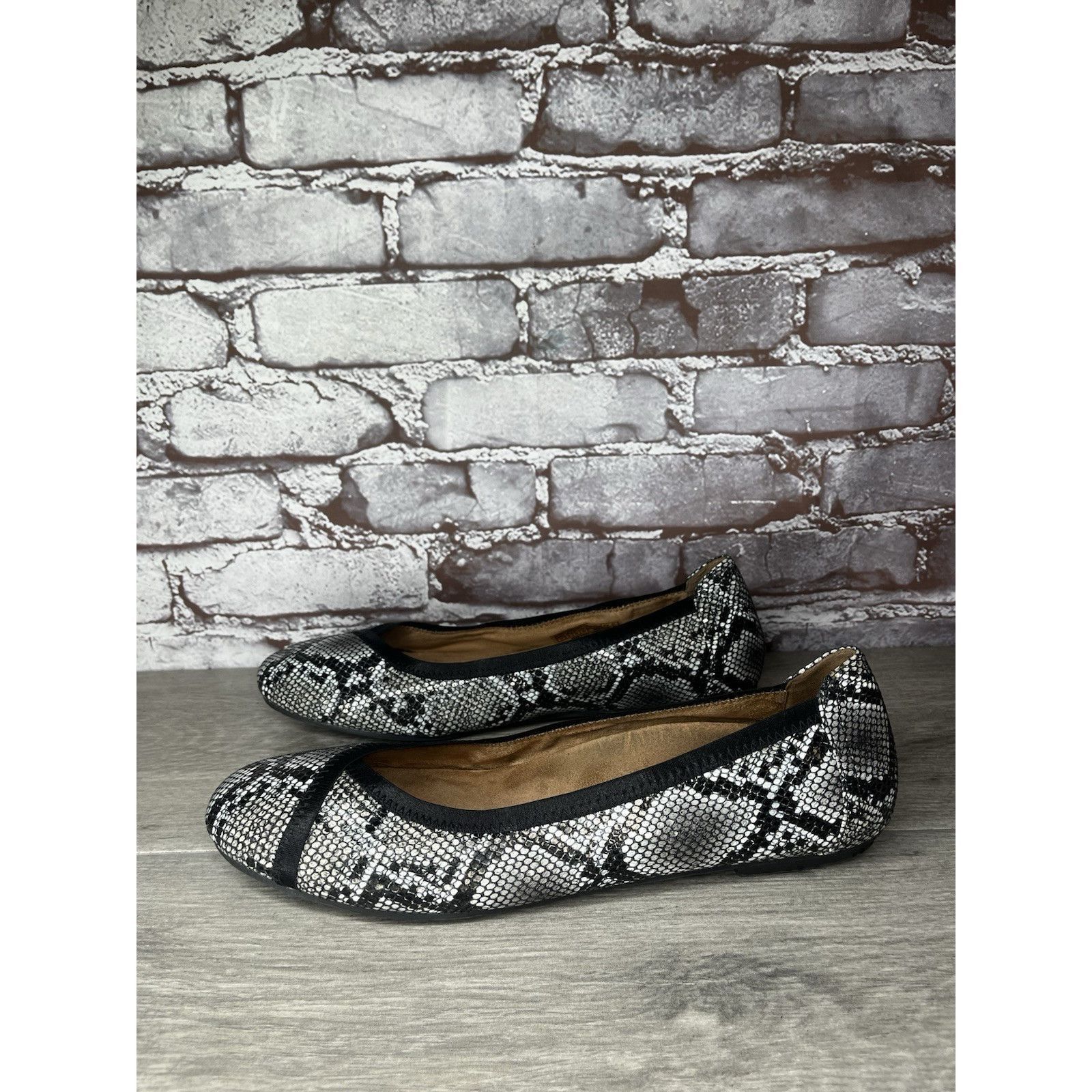 Etonic Vionic Carroll Snake Black White Ballet Slip On Flats Women Size US 11 / IT 41 - 14 Thumbnail