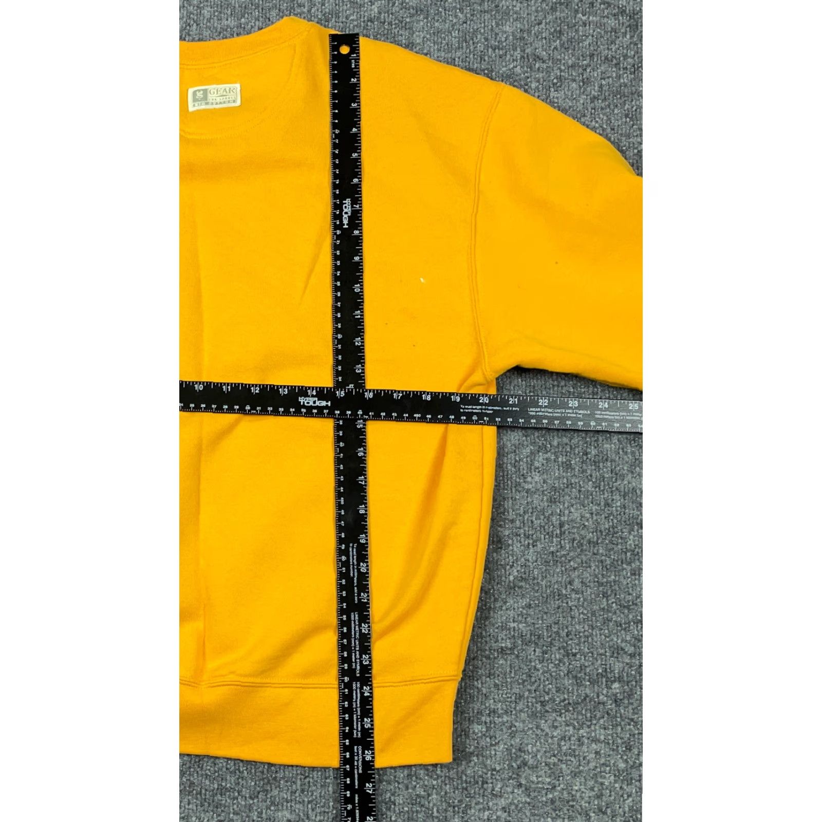 Vintage VINTAGE GEAR FOR SPORTS Buick Open Warwick Hills Yellow Embroidered Sweatshirt Men's Small Golf Retro Size US S / EU 44-46 / 1 - 7 Thumbnail
