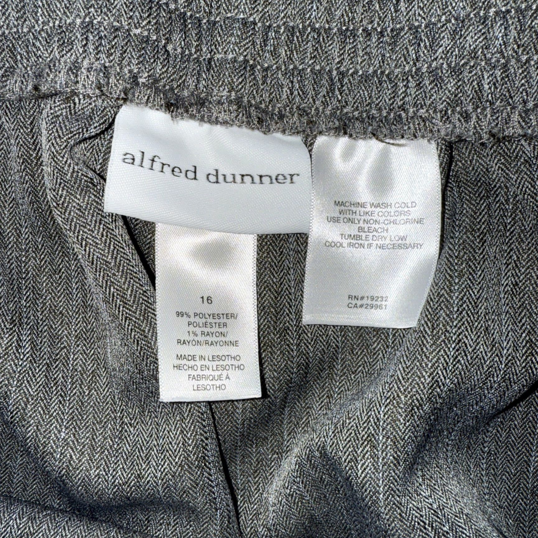 Vintage ALFRED DUNNER Dress Pants Gray Herringbone Pull-On Women Size 16 Elastic Waist Straight Leg Regular Fit 28in Inseam Size 24" / US 00 / IT 34 - 6 Thumbnail