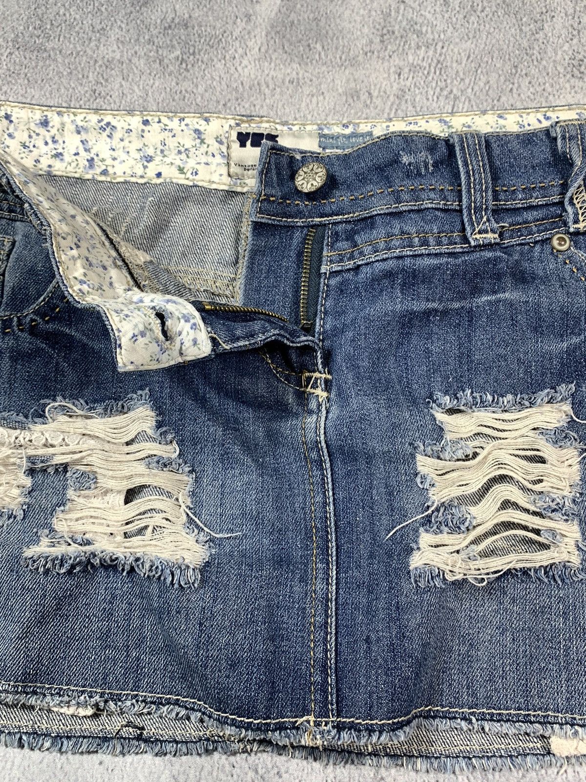 Japanese Brand × Vintage Vintage Y2K denim mini skirt streetwear style size 35 Size 35" - 4 Thumbnail