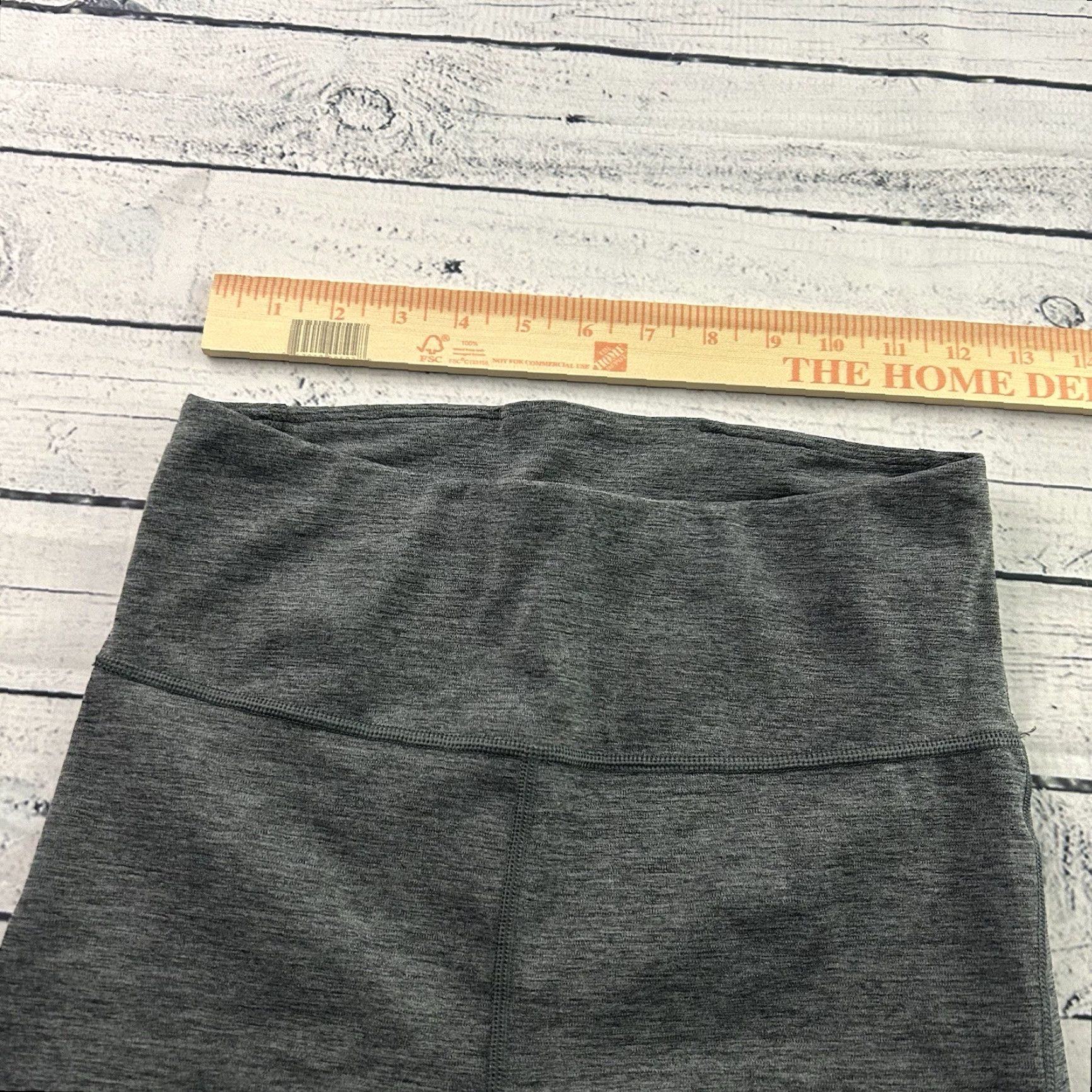 Athleta Athleta Athletic Shorts Women's XS 9" Inseam Gray Pocket Stash Ultimate Running Shorts Womens XS Gray Size 26" / US 2 / IT 38 - 4 Thumbnail