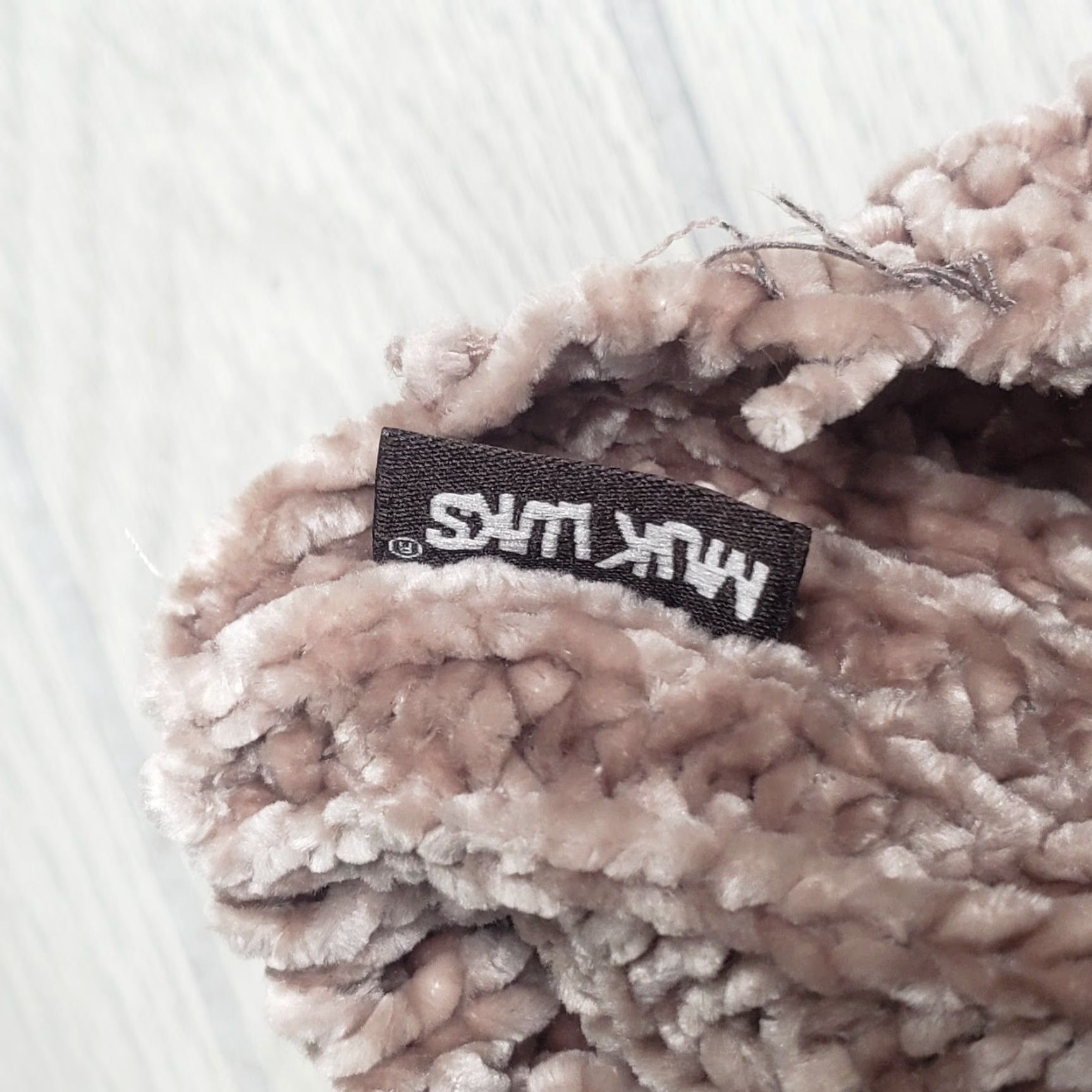 Vintage Muk Luks Hat Beanie Women's Brown Tan Beige Pom Slouchy Winter Cap Shirt Mens Girls Size ONE SIZE - 4 Thumbnail