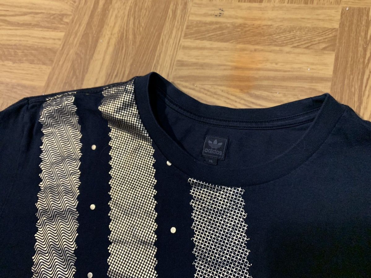 Adidas × Vintage Rare Vintage Adidas Black Gold T Shirt Y2K Size XL Size US XL / EU 56 / 4 - 6 Thumbnail