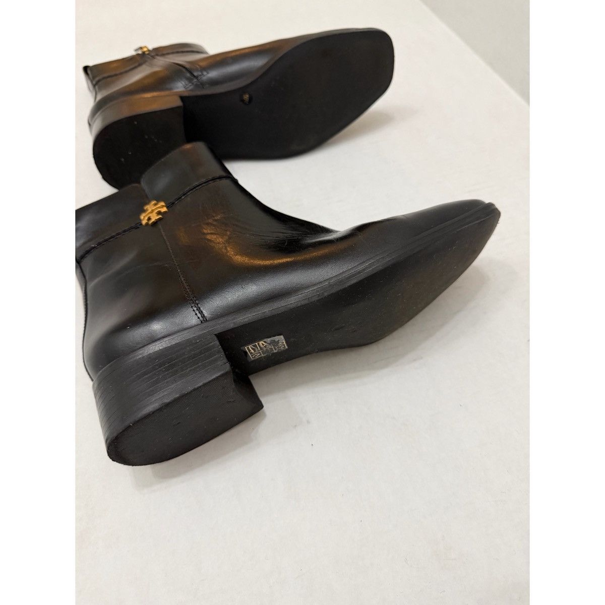 Tory Burch TORY BURCH LOGO BLACK LEATHER ANKLE BOOTS Size US 10 / IT 40 - 21 Thumbnail