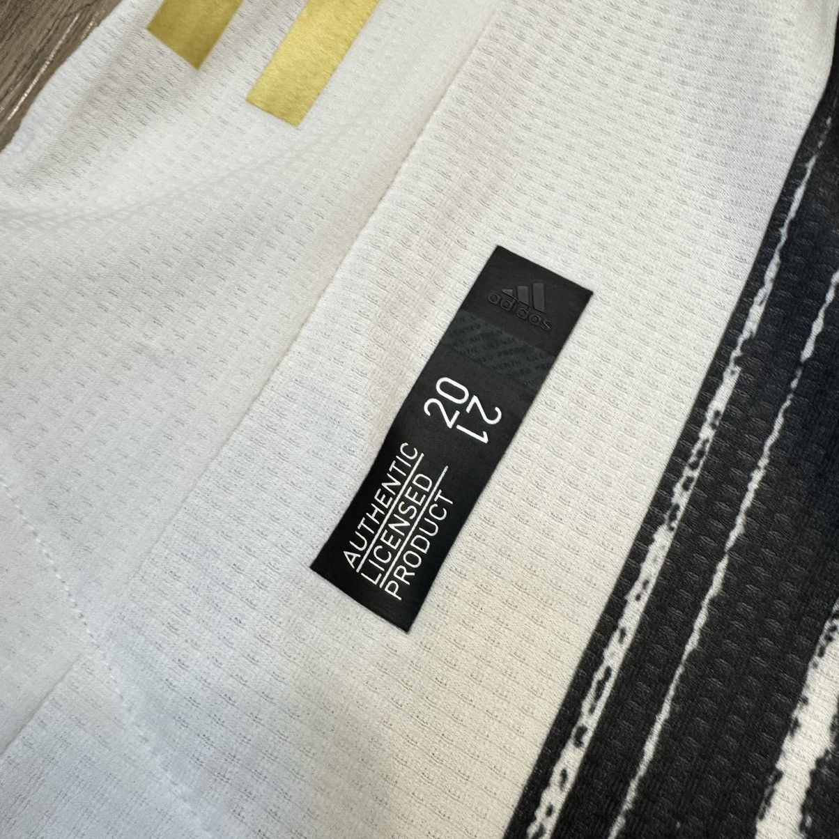 Adidas Juventus 20/21 player issue home shirt #10 Dybala (Bnwt) Size US L / EU 52-54 / 3 - 6 Thumbnail