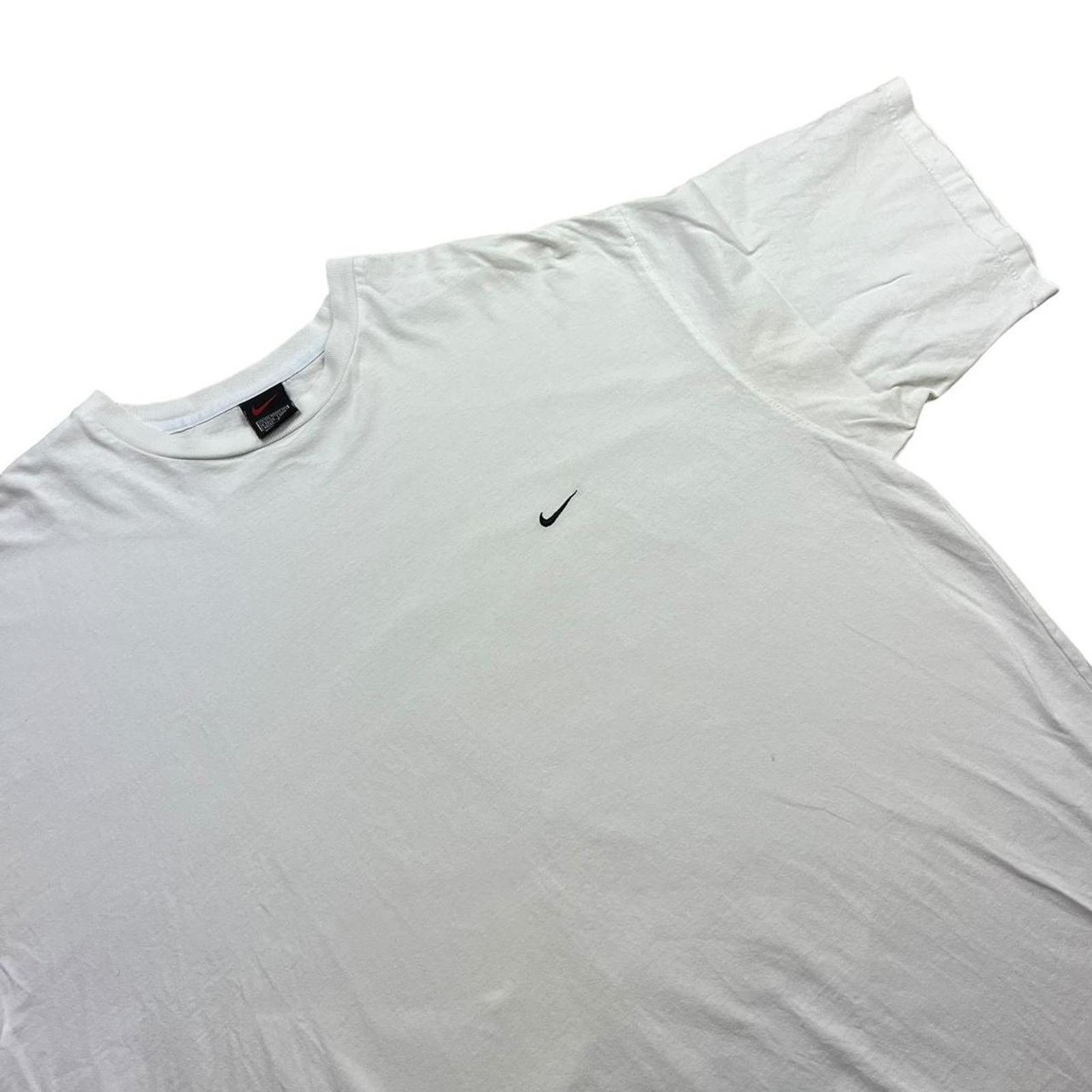Nike Vintage Nike T Shirt in White Size US XXL / EU 58 / 5 - 2 Thumbnail