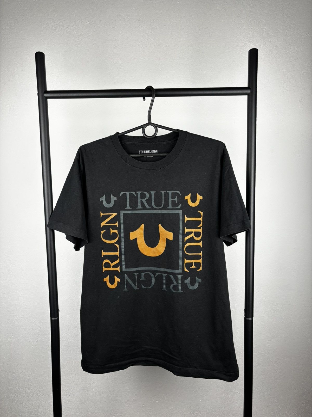 True Religion True Religion Big Logo T shirt size L Size US L / EU 52-54 / 3 - 1 Thumbnail