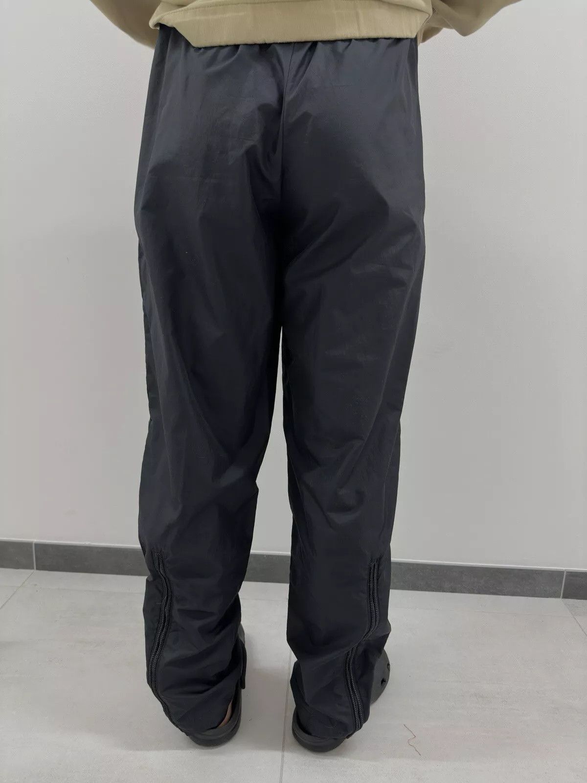 Nike VINTAGE 2000s NIKE NYLON Track Sniny y2k PANTS Y2K MENS Size US 32 / EU 48 - 3 Thumbnail