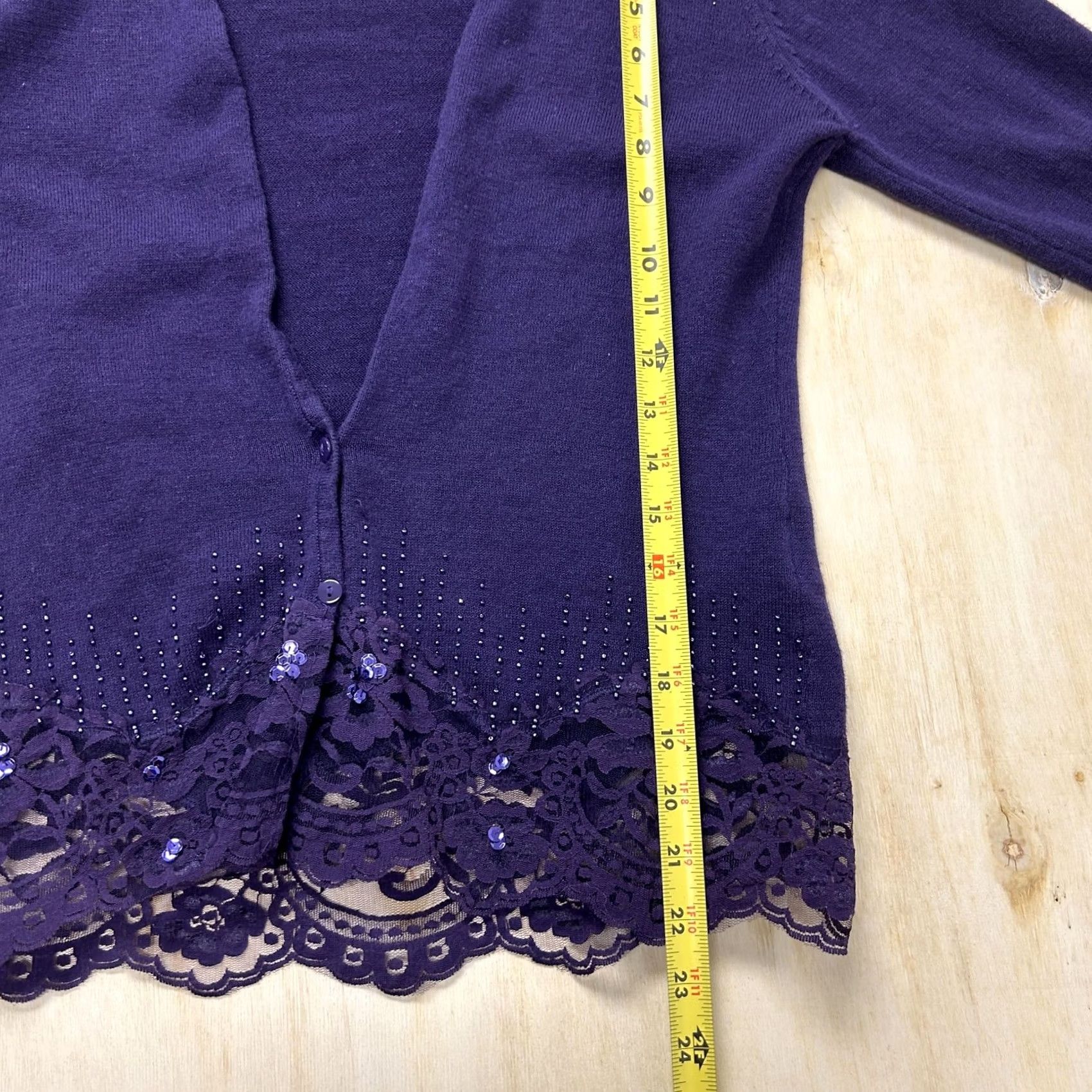 Vintage VINTAGE Jaclyn Smith Cardigan Shirt Womens Small Purple Lace Sequin V Neck Hem Size S / US 4 / IT 40 - 6 Thumbnail