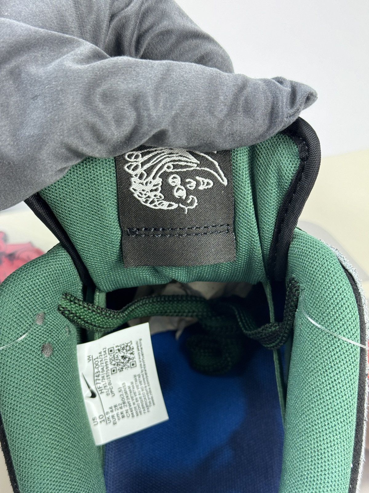 Nike NIKE SB DUNK LOW SNEAKERS Size US 10 / EU 43 - 8 Thumbnail