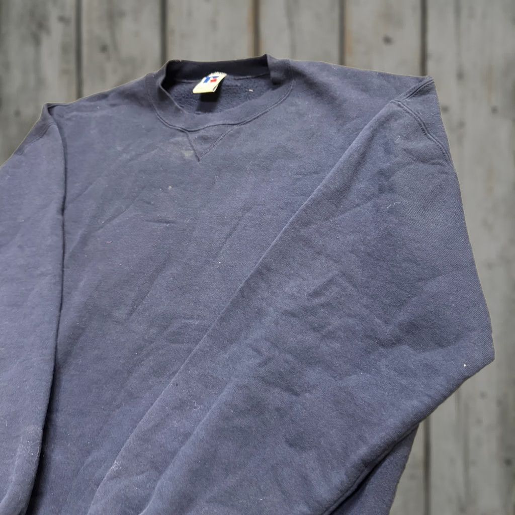 Vintage VINTAGE Russell Pullover Sweatshirt Navy Blue 2XL Men Fate Distressed Made In USA 90s Y2K Stained Fade Blue Mens Size US XXL / EU 58 / 5 - 1 Thumbnail