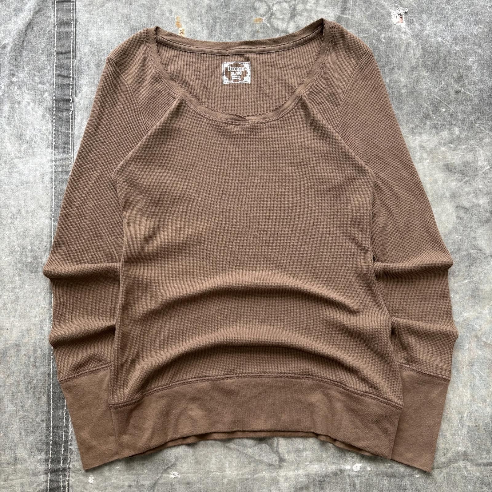 Decree Vintage Y2K Brown Tan Grunge Skater Thermal Scoop Neck Shirt Size XL / US 12-14 / IT 48-50 - 1 Thumbnail