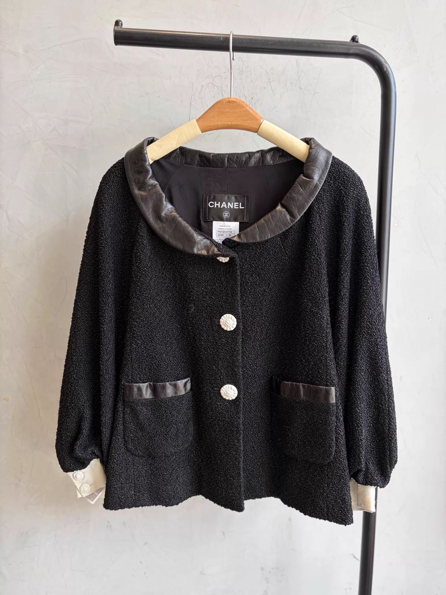 Chanel Chanel Tweed Leather Crew Puff Sleeve Jacket 34 LN Size XS / US 0-2 / IT 36-38 - 1 Thumbnail