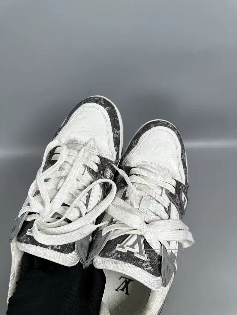 Louis Vuitton Louis Vuitton Grey and White Denim Trainer Casual Shoes Size US 7 / EU 40 - 3 Thumbnail