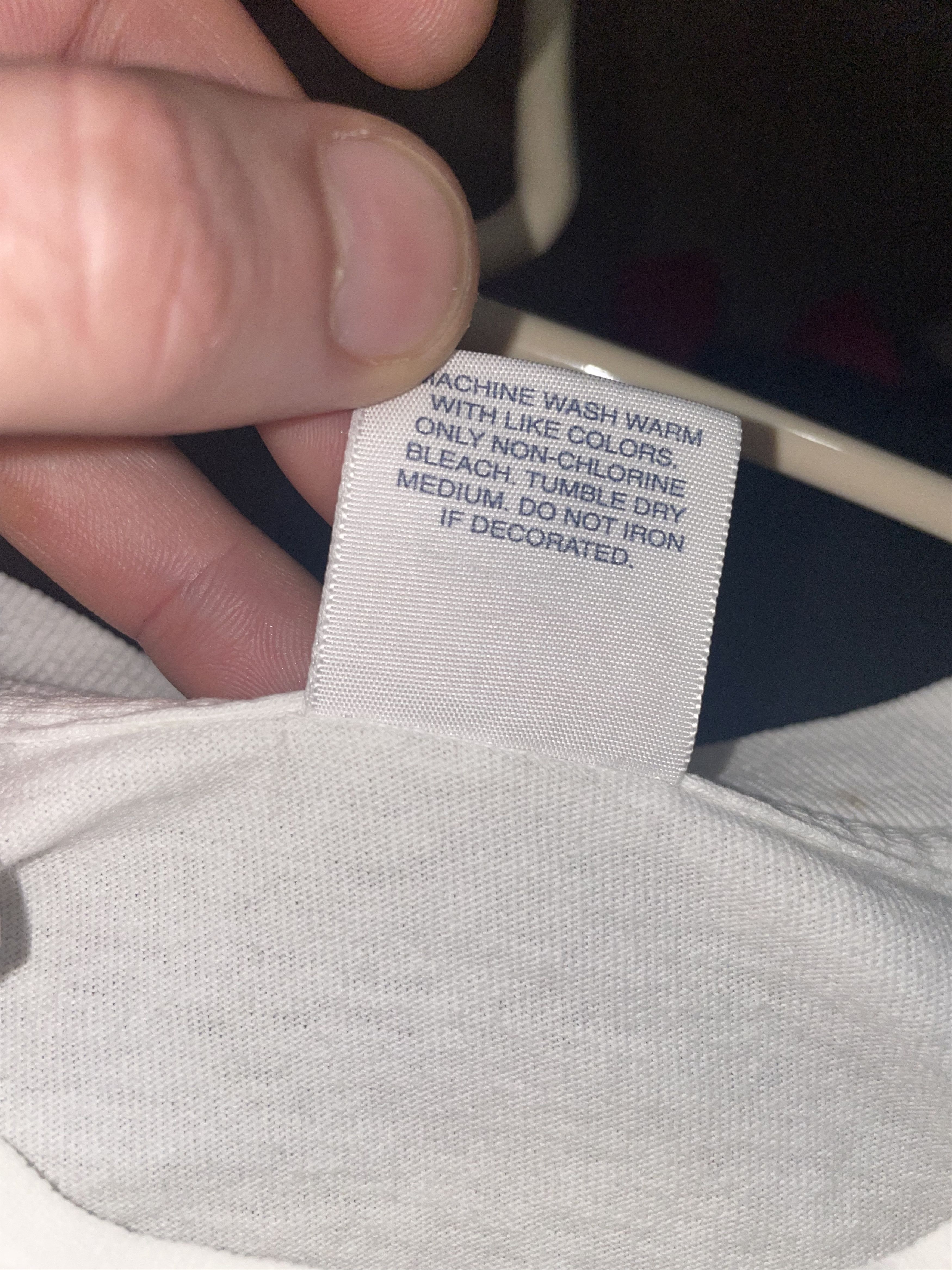 Supreme SUPREME NYC 2007 'BITCH PLEASE' Tee size Small RARE Size US S / EU 44-46 / 1 - 5 Thumbnail