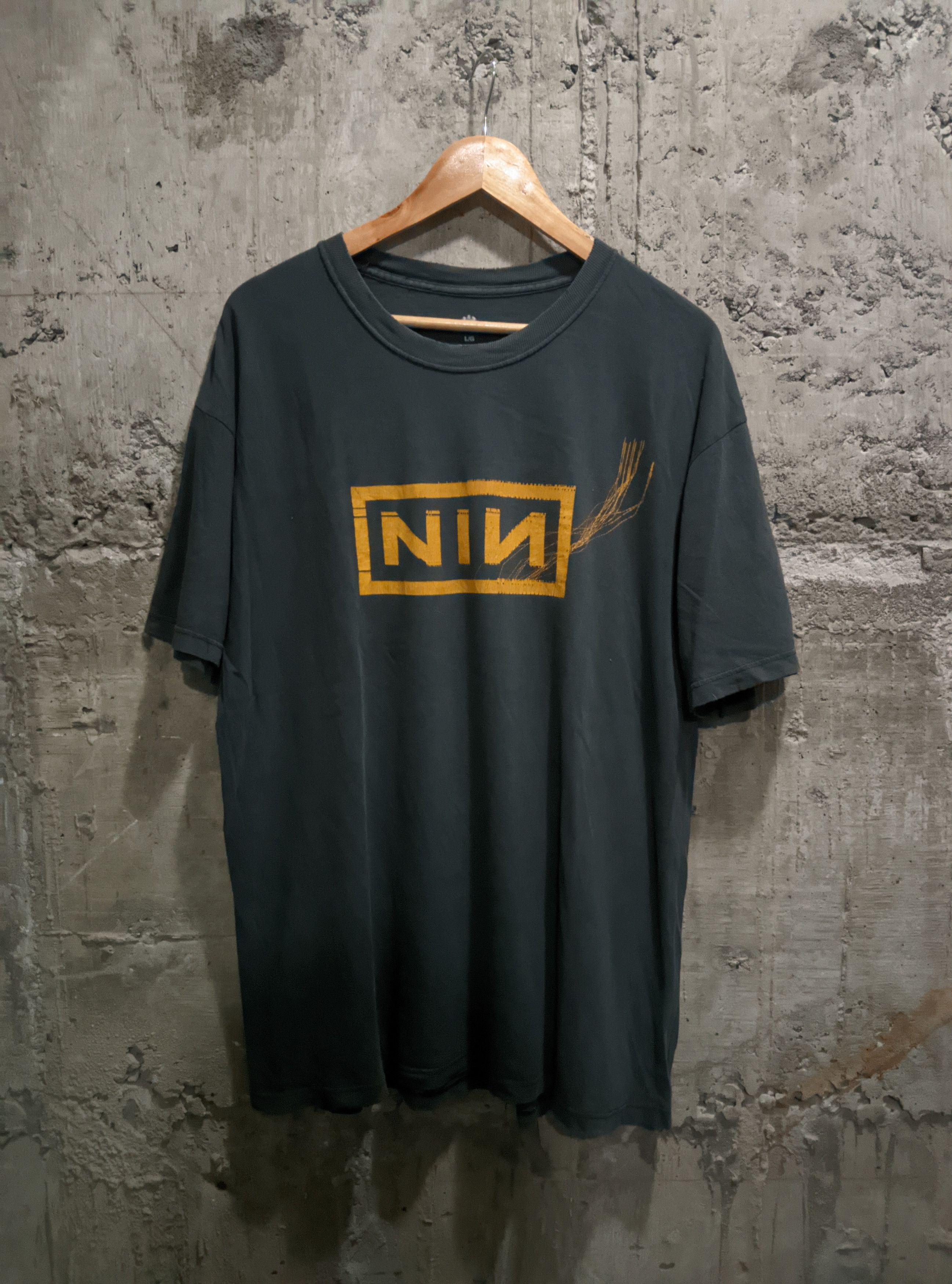 Band Tees Vintage 2006 nine inch nails bauhaus live with teeth t shirt Size US L / EU 52-54 / 3 - 2 Thumbnail