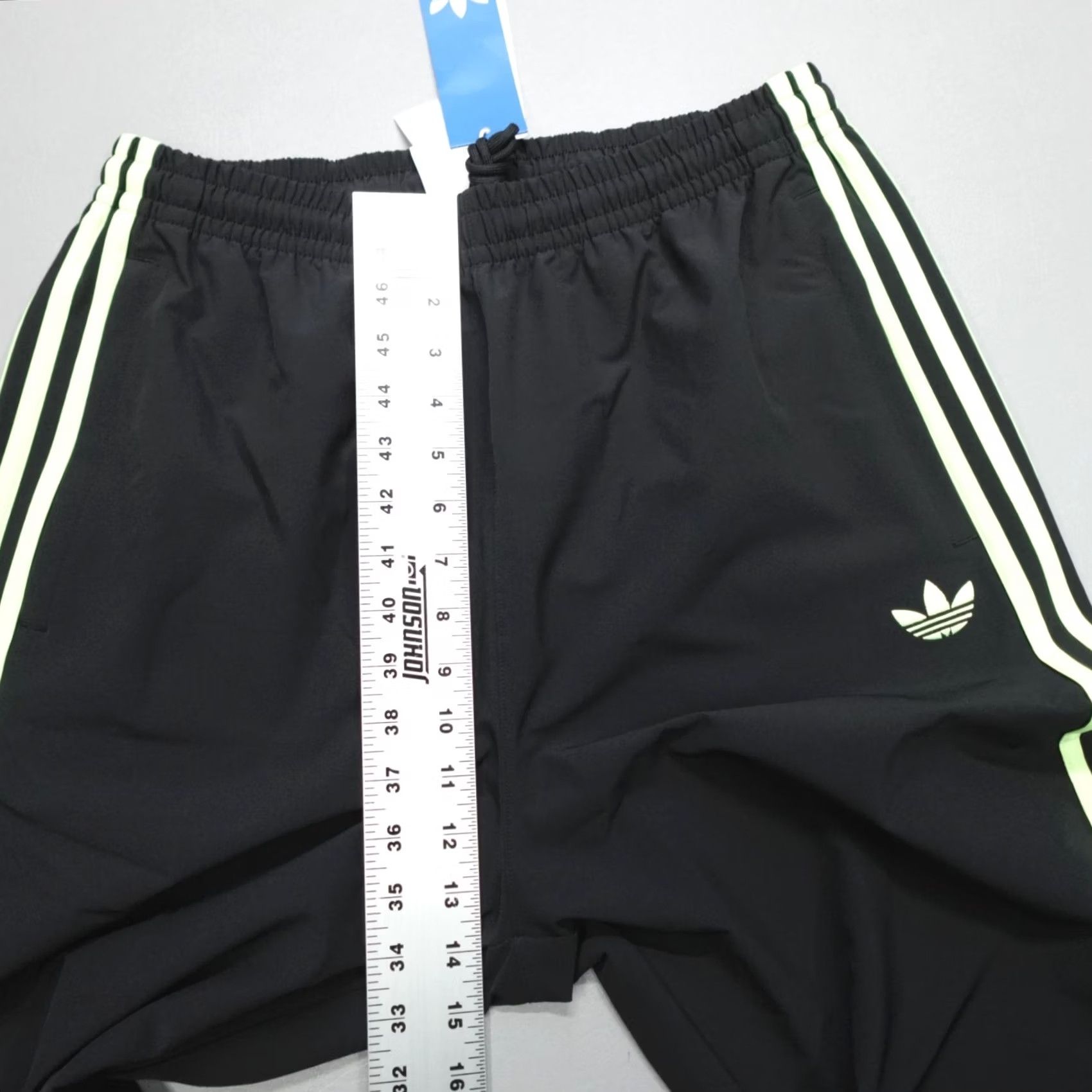 Adidas adidas Originals adiColor Woven Drill Track Pants Men’s M JW5911 Black Pants Regular Men’s M Black Athletic Sports Wear Size US 31 - 5 Thumbnail