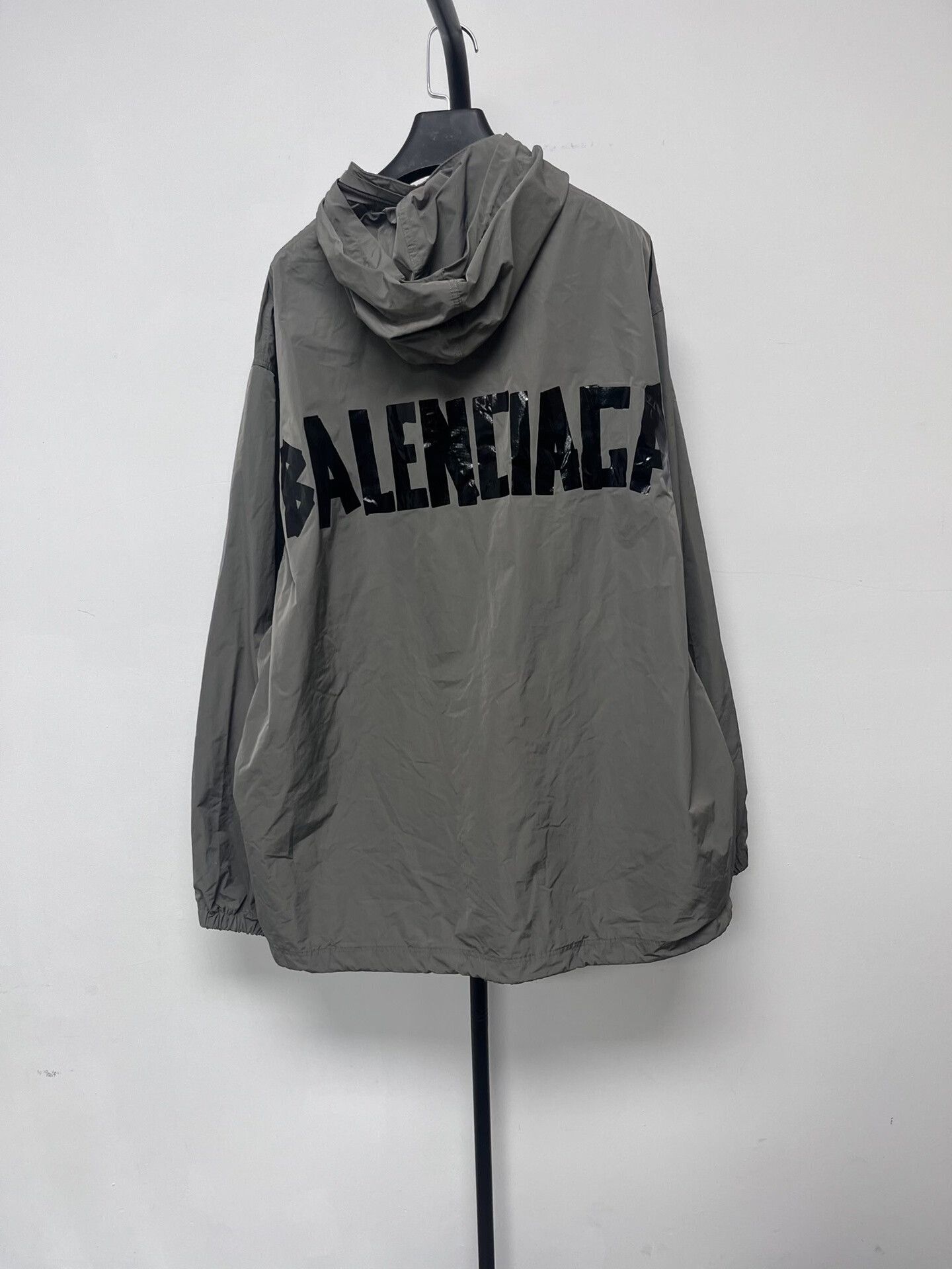 Balenciaga balenciaga logo print hooded jacket men Size US S / EU 44-46 / 1 - 1 Thumbnail