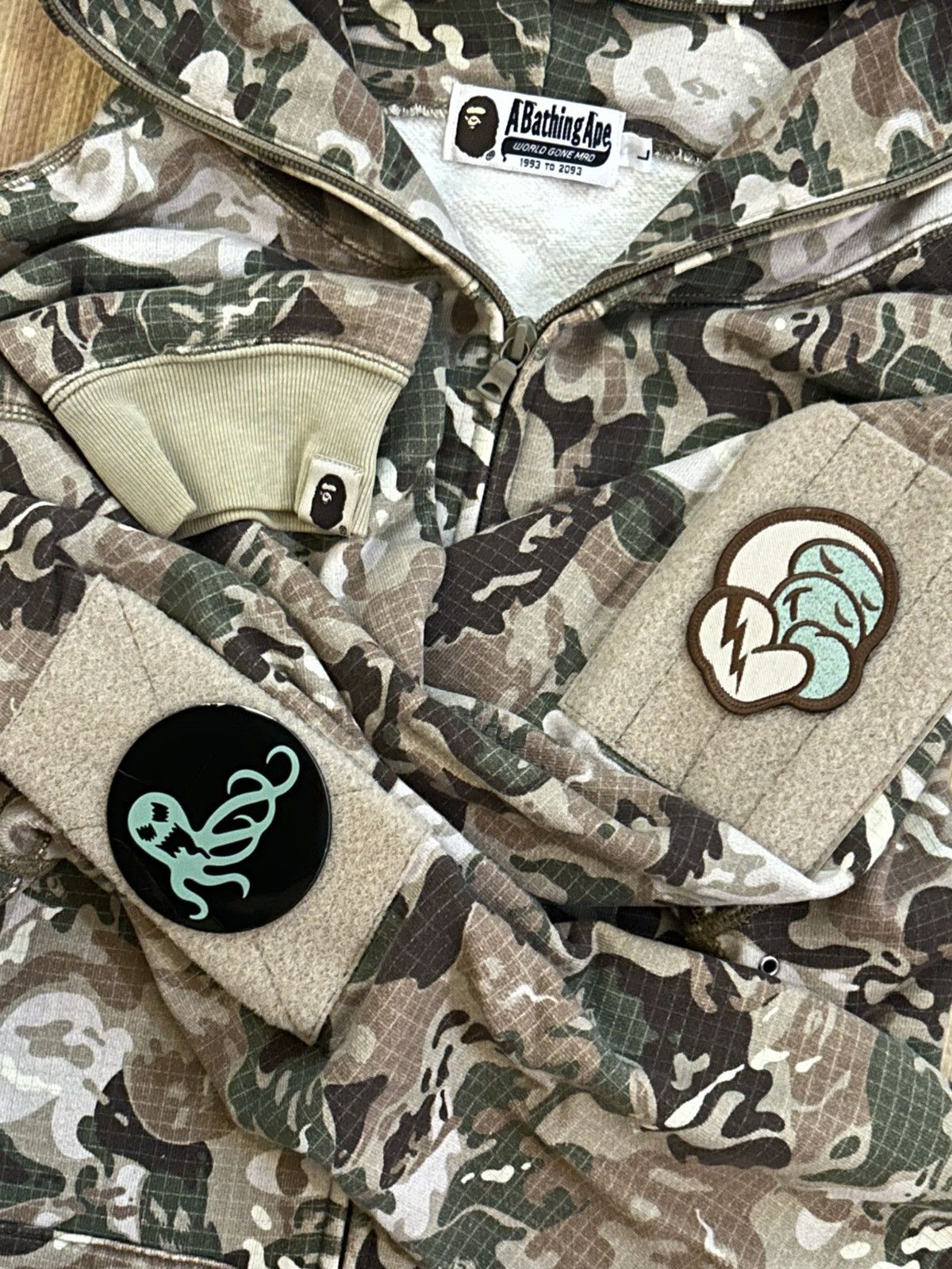 Bape 2011 BAPE ghost camo fullzip with patches Size US L / EU 52-54 / 3 - 4 Thumbnail