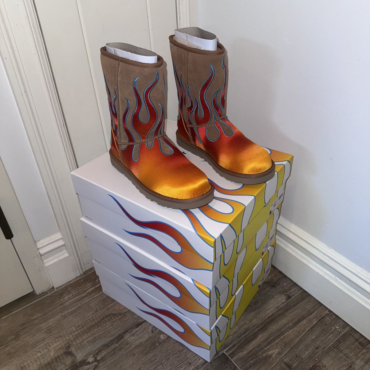 Jeremy Scott Jeremy scott x ugg flame uggs Size US 9 / EU 42 - 5 Thumbnail