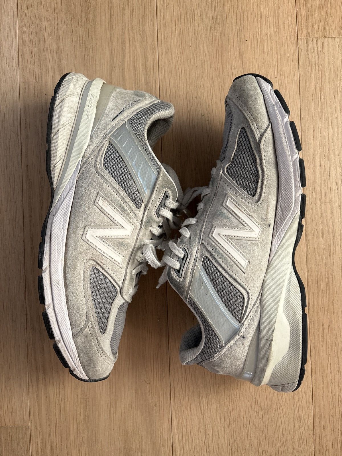New Balance New Balance 990v5 Size US 9.5 / EU 42-43 - 2 Thumbnail
