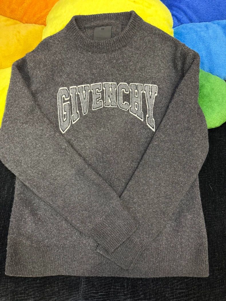Givenchy Givenchy Geometric Pattern Printed Hoodie 2506-Nextarrow Size US S / EU 44-46 / 1 - 1 Thumbnail