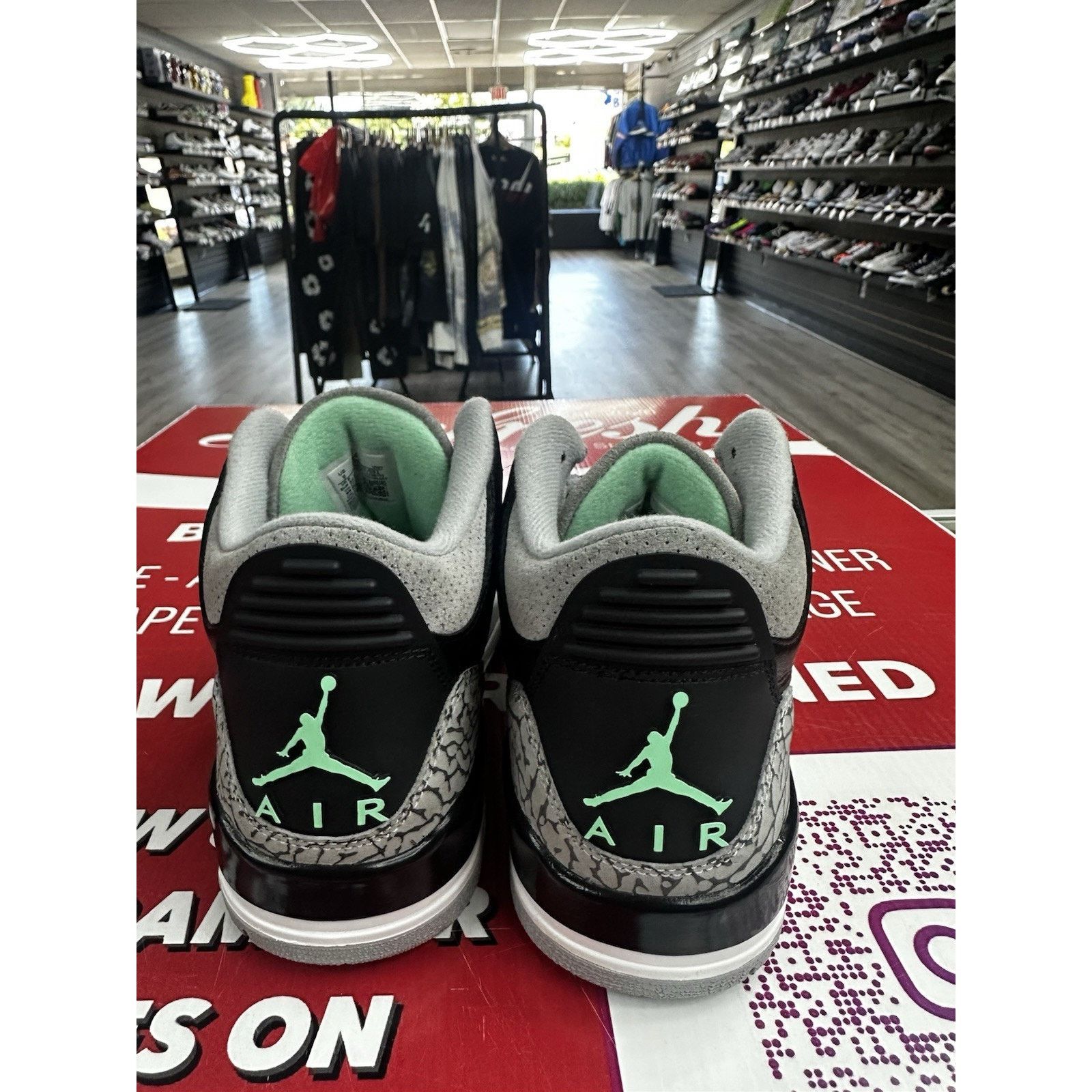 Jordan Brand Air Jordan 3 Retro Green Glow Size 9 CT8532-031 Size US 9 / EU 42 - 5 Thumbnail