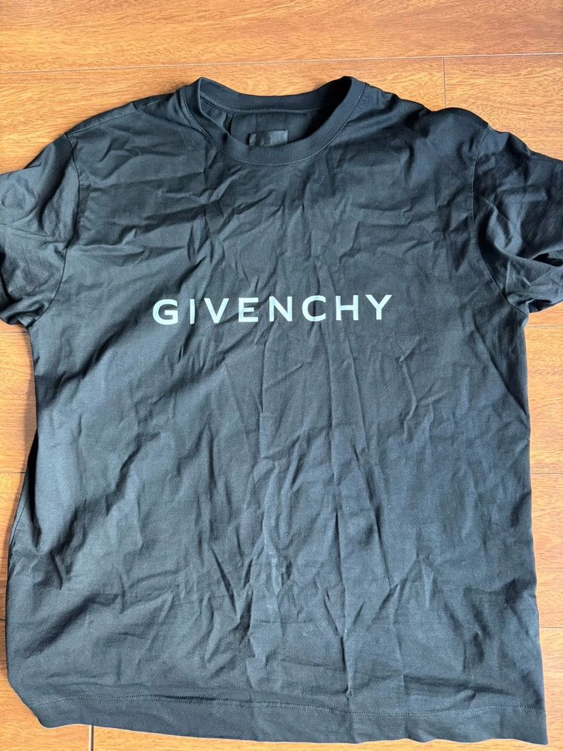 Givenchy Givenchy FW22 Givenchy Archetype Series Letter Logo Printe Size US M / EU 48-50 / 2 - 1 Thumbnail