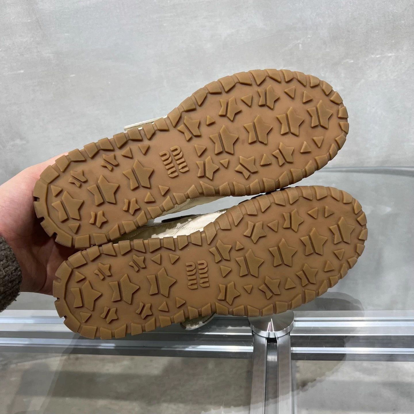 Miu Miu Miu Miu 25ss TYRE Velcro Mary Jane Ballet Flat 37EU Size US 6 / IT 36 - 7 Thumbnail