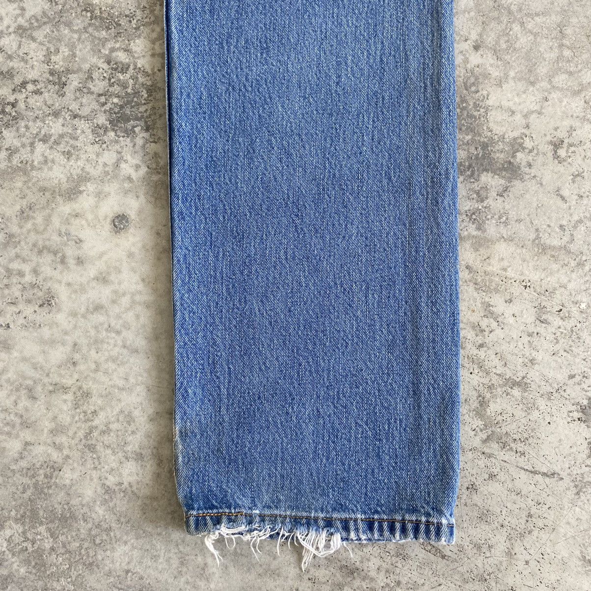 Levi's Vintage Levis 501 Stonewashed Powder Blue Denim Jeans Size US 30 / EU 46 - 19 Thumbnail