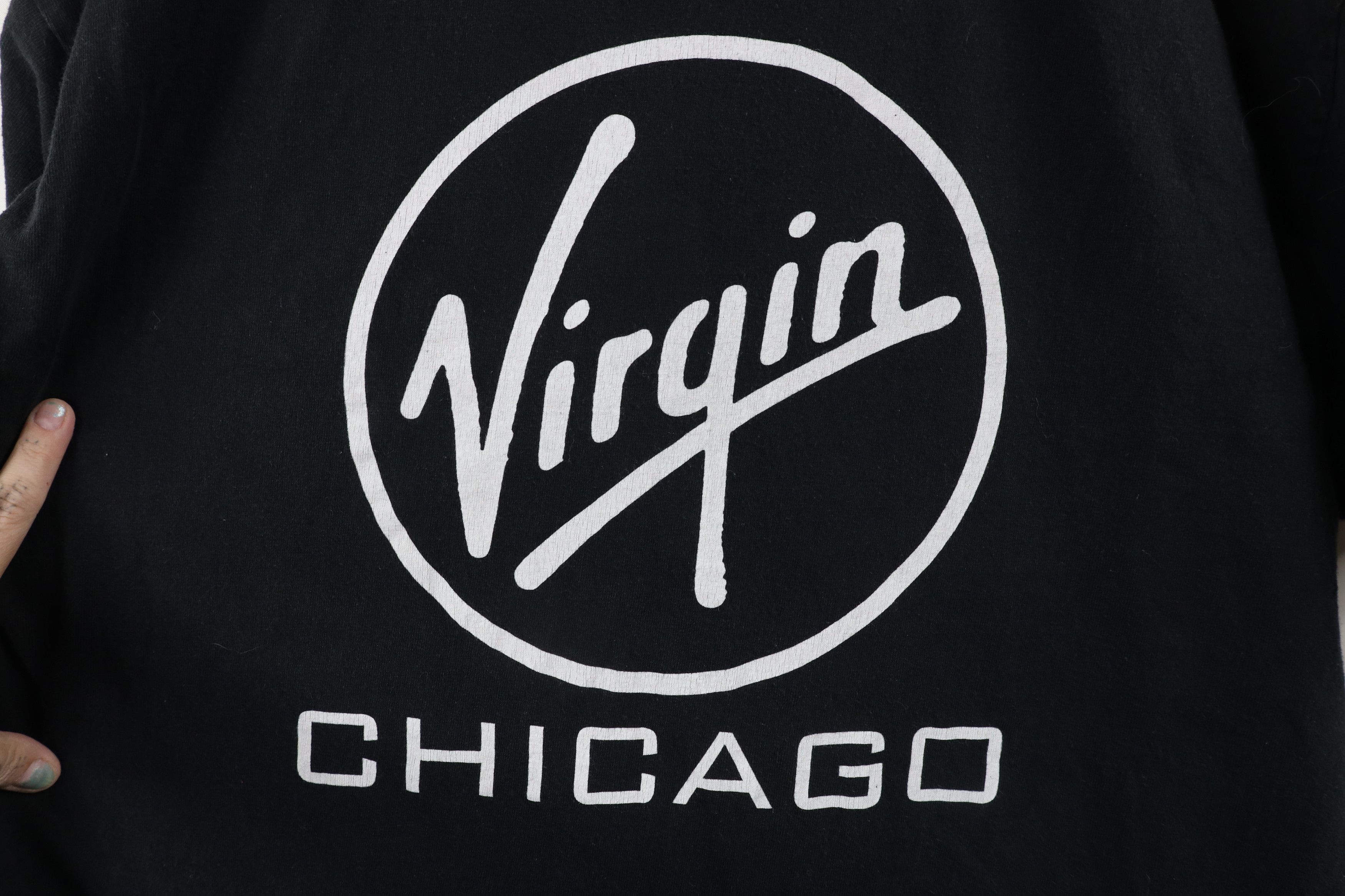 Vintage Vintage 90s Out Virgin Hotels Chicago Short Sleeve T-Shirt Size US XL / EU 56 / 4 - 4 Thumbnail