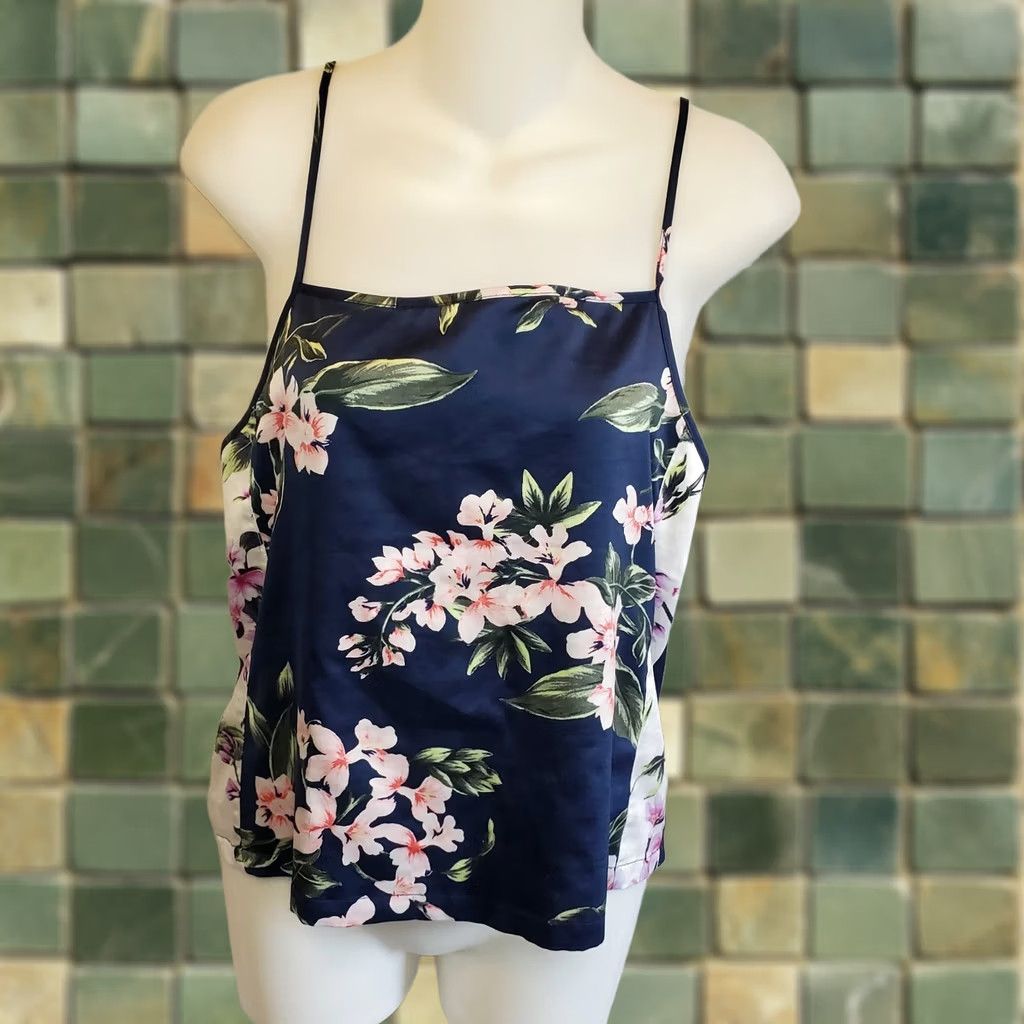 Victoria's Secret Victoria's Secret Camisole Blouse XS Floral Tropical Sleeveless Scoop Neck Pullover Summer Casual Womens Blue Satin Polyester Size XS / US 0-2 / IT 36-38 - 1 Thumbnail