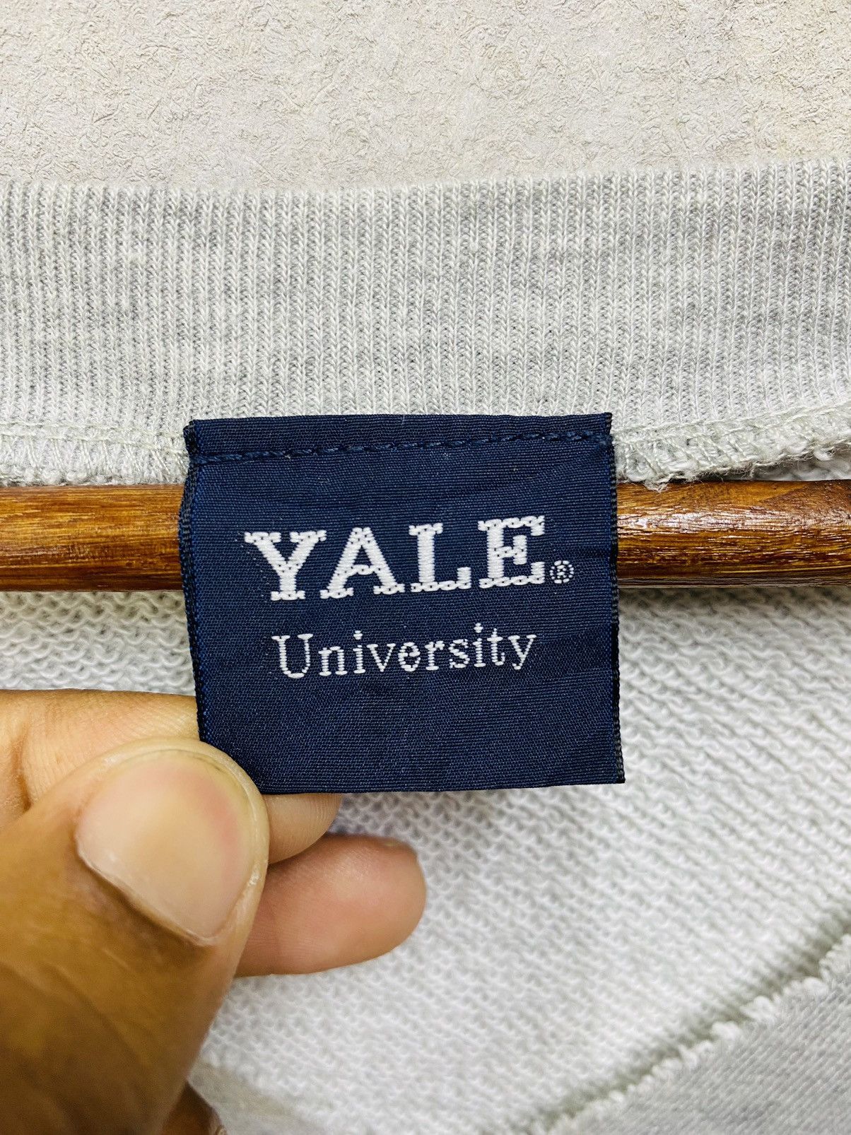 Other Yale University Crew Sweatshirt Big Spellout Jumper Size F Size US L / EU 52-54 / 3 - 7 Thumbnail