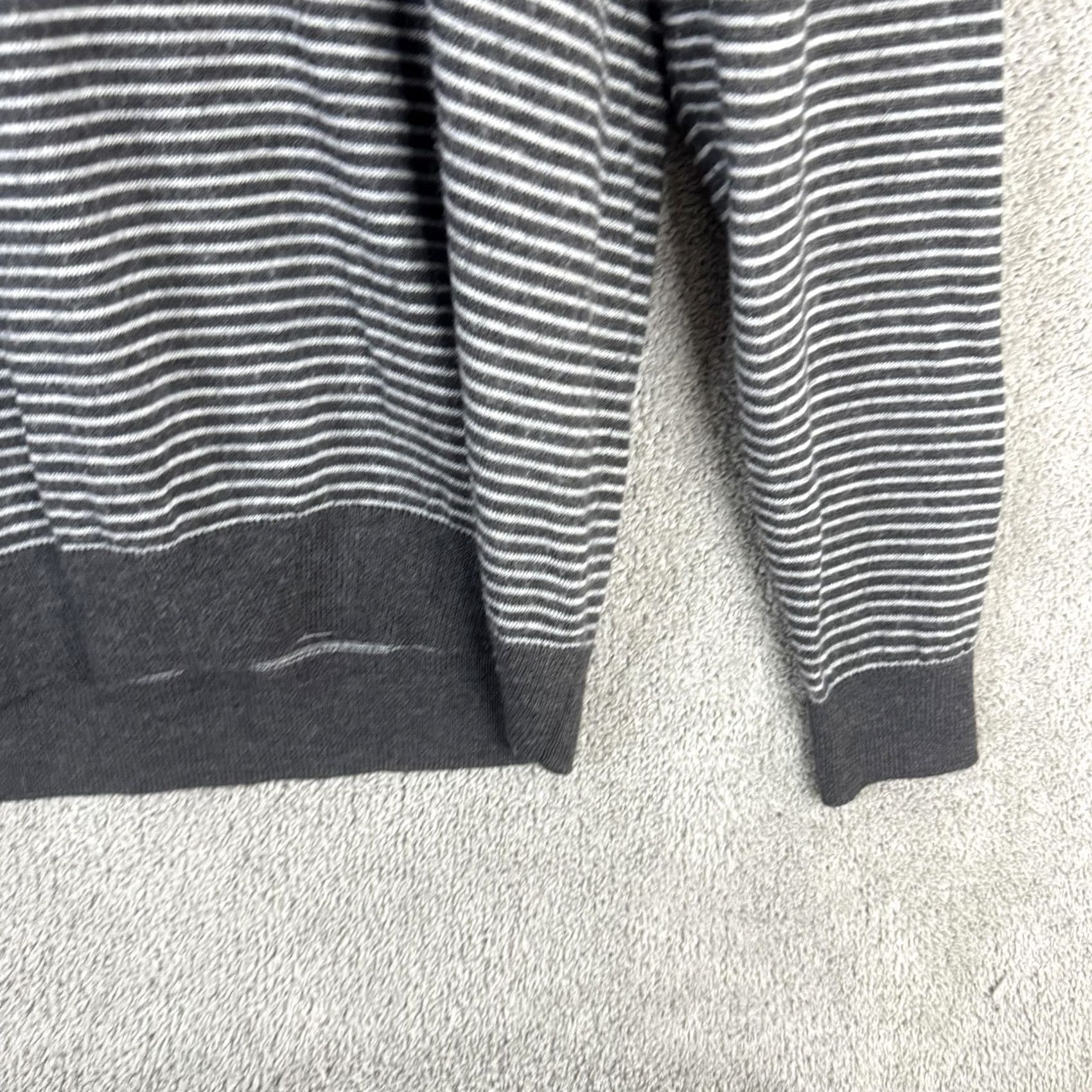 Club Room Club Room Sweater Mens Medium Gray Striped V Neck Merino Wool Acrylic Pullover Size US M / EU 48-50 / 2 - 3 Thumbnail