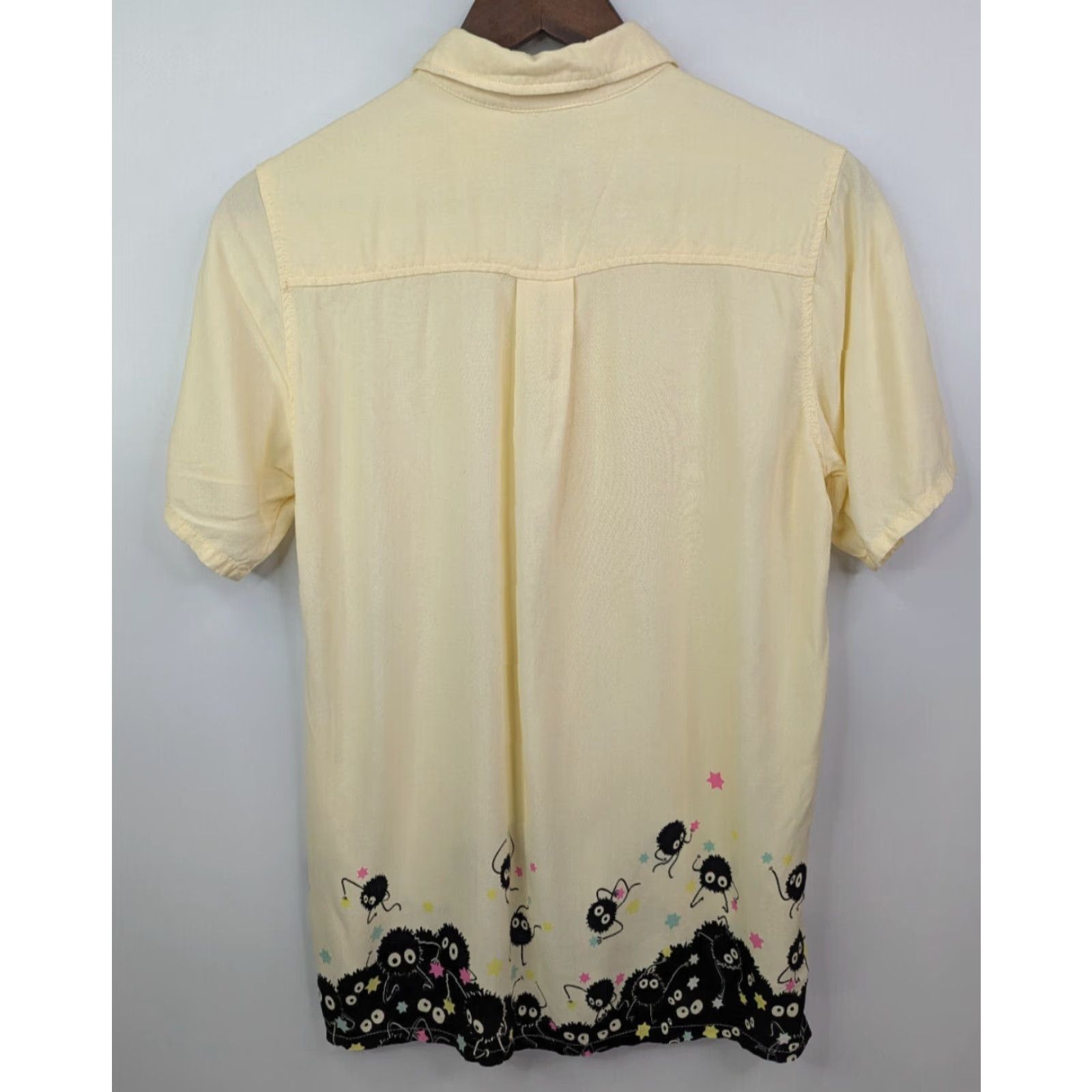 Vintage Spirited Away Dust Mites Soot Sprites Her Universe Button-Up Shirt Women S Beige Size S Size S / US 4 / IT 40 - 4 Thumbnail