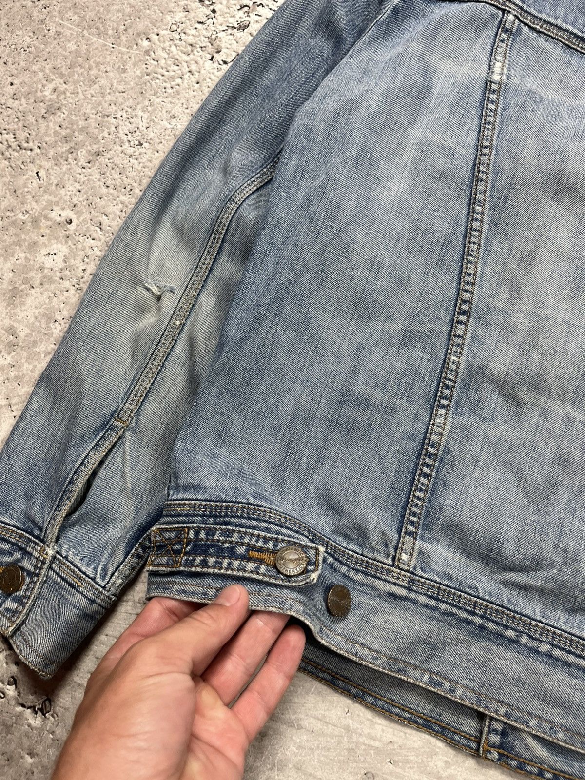 Wrangler Wrangler Distressed Denim Jacket Casual Fit M Size Size US M / EU 48-50 / 2 - 15 Thumbnail